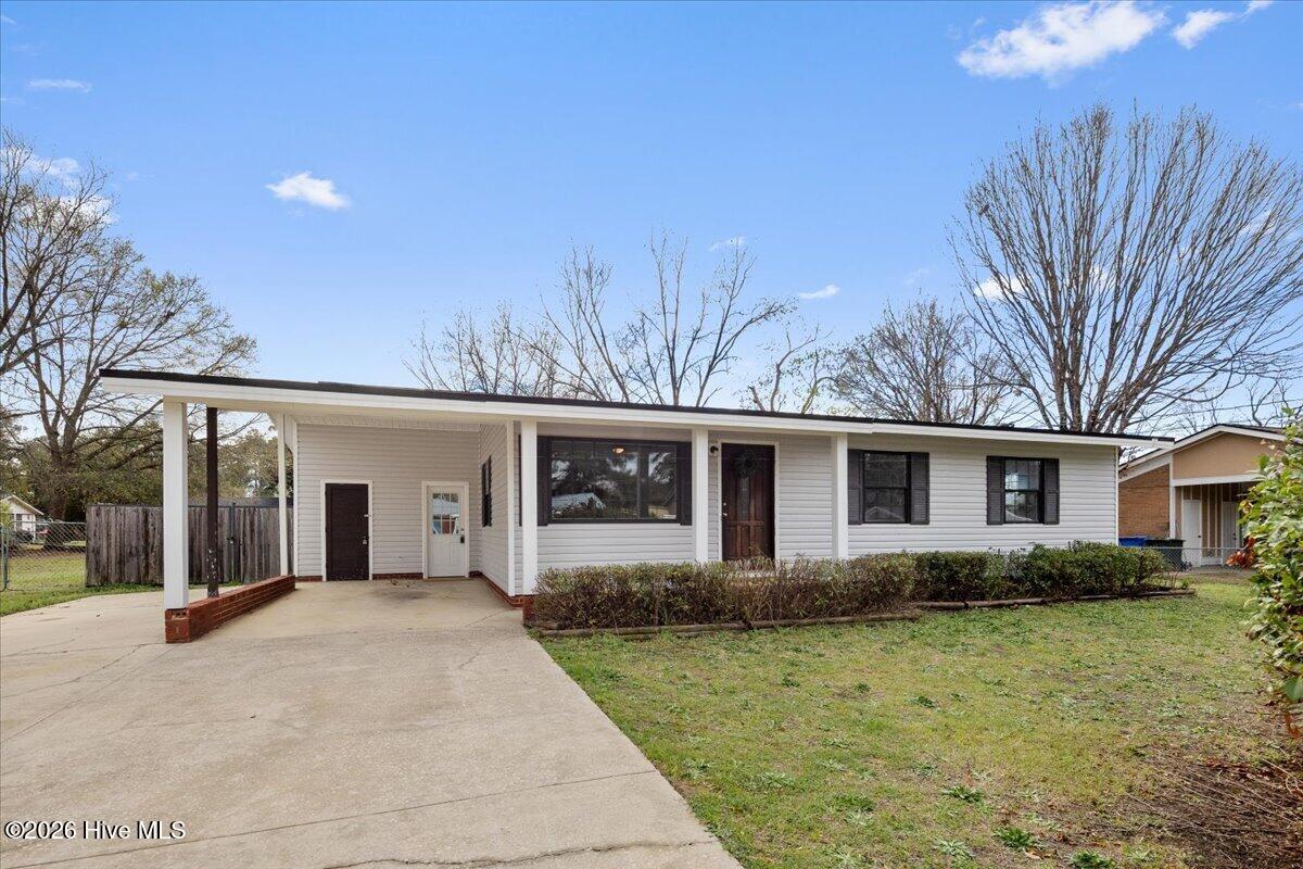 742 Newport Road Property Photo 2