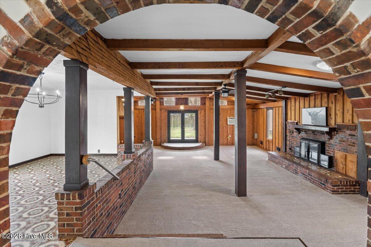 742 Newport Road Property Photo 3