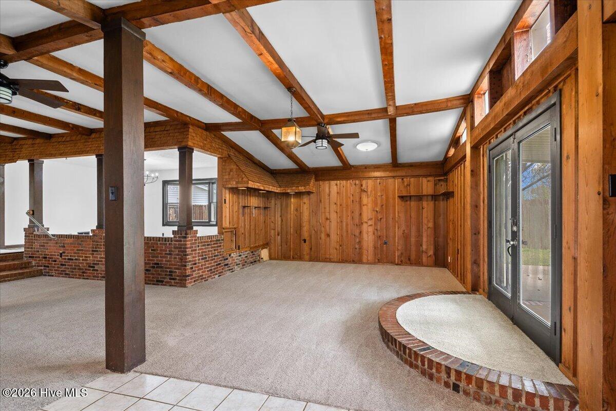742 Newport Road Property Photo 8