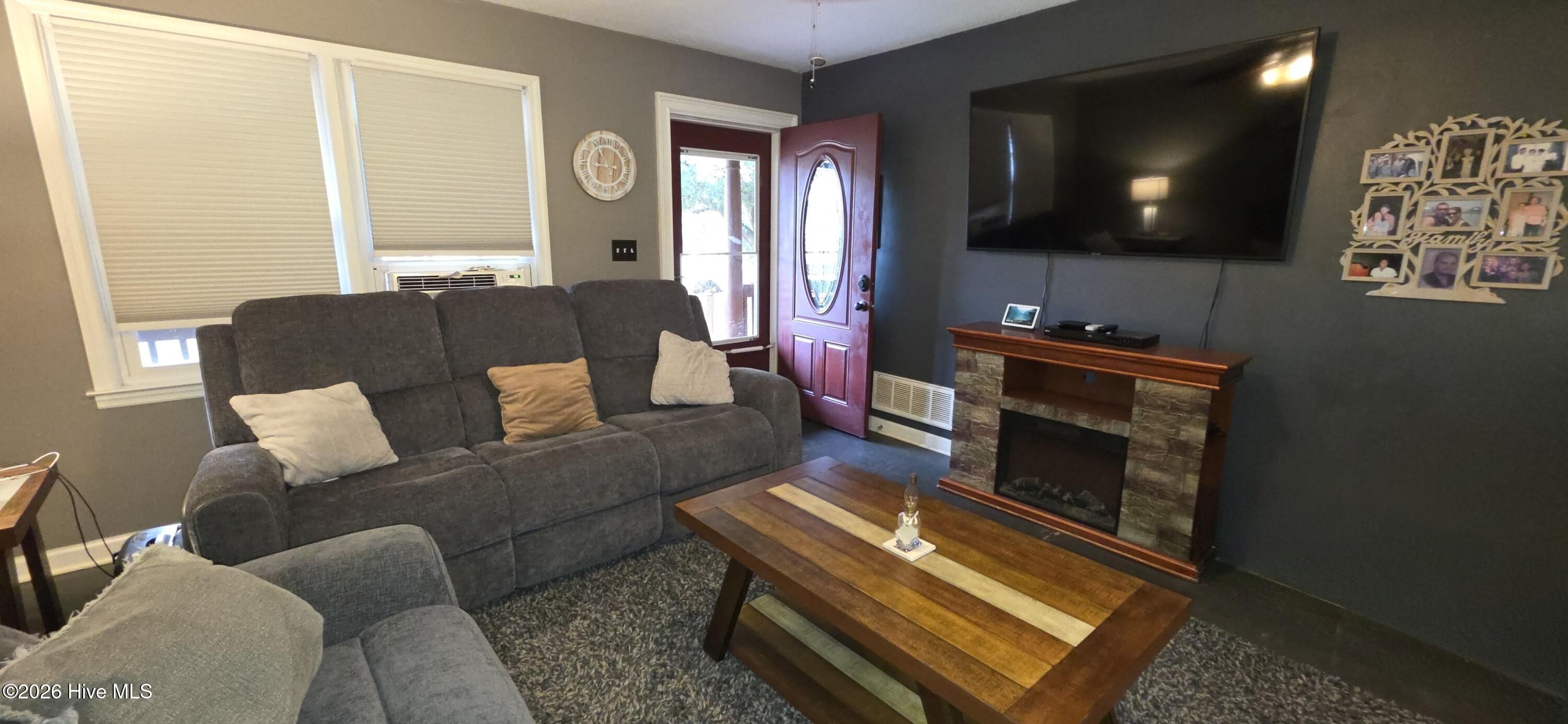 214 Bristol Avenue Property Photo 9