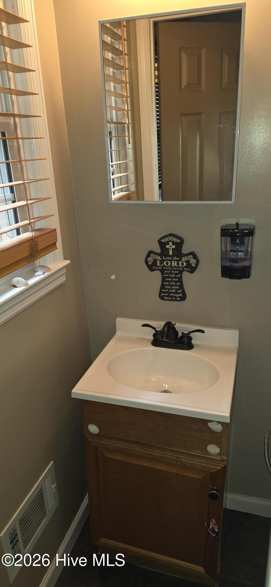 214 Bristol Avenue Property Photo 22