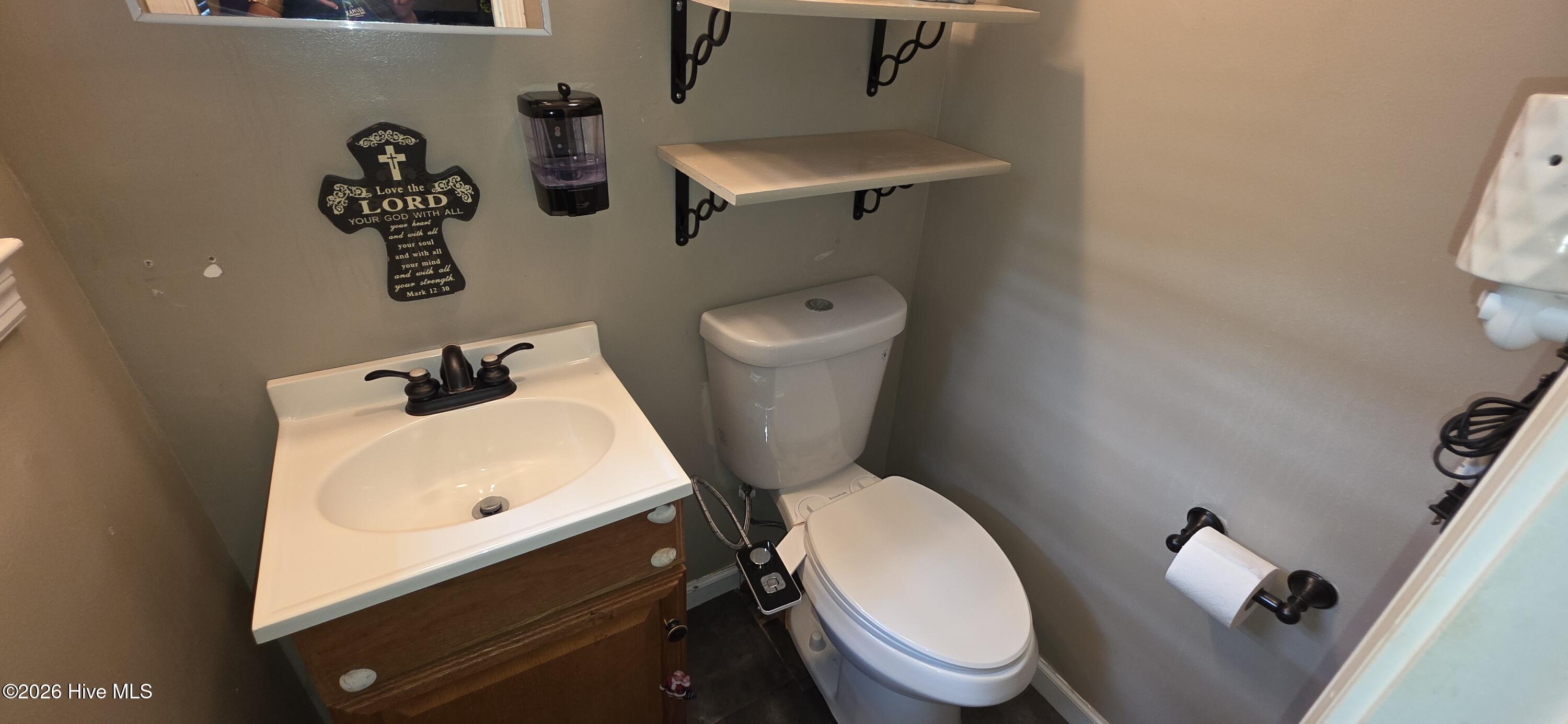 214 Bristol Avenue Property Photo 23