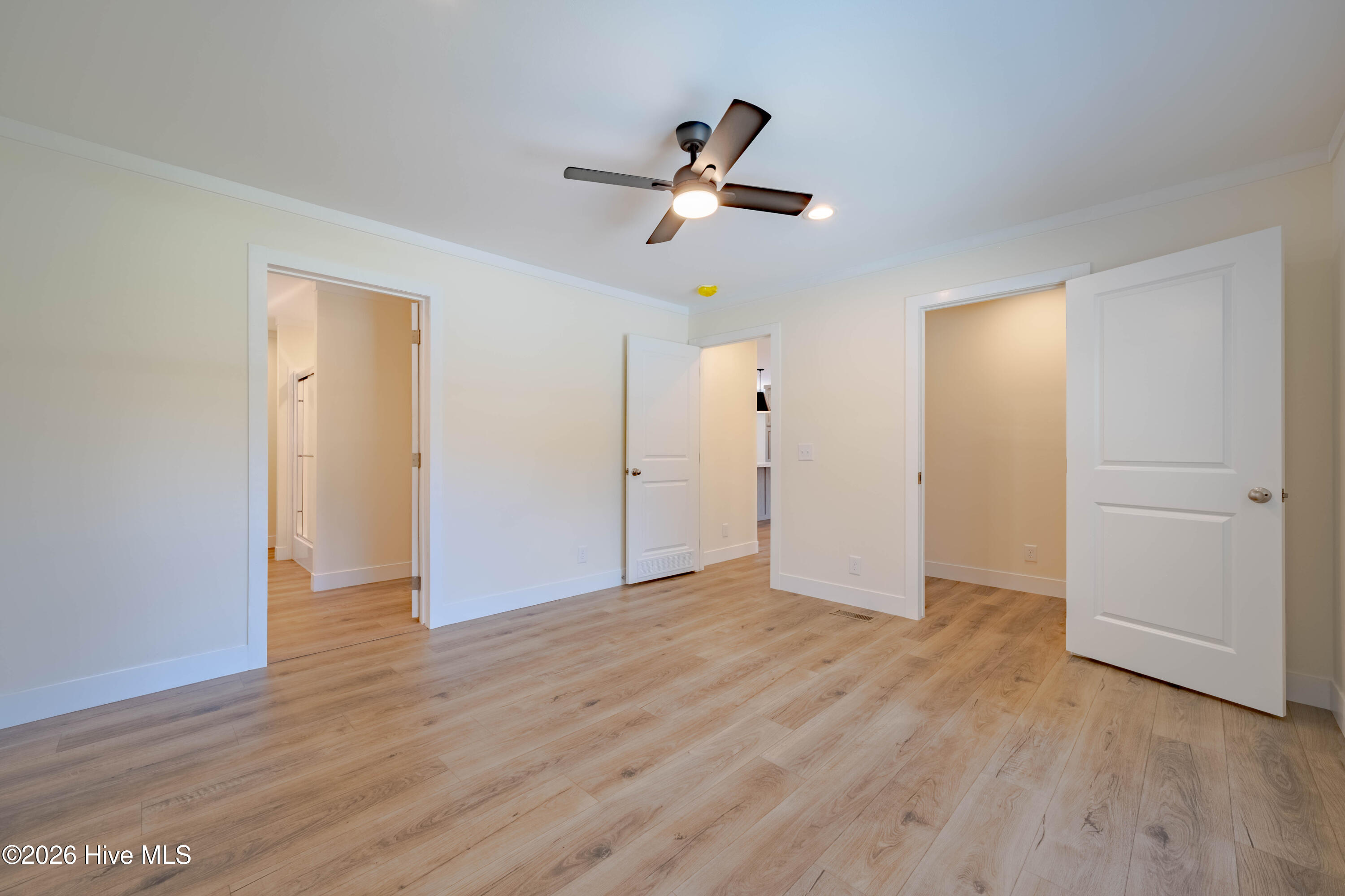 120 Edgewater Lane Property Photo 11