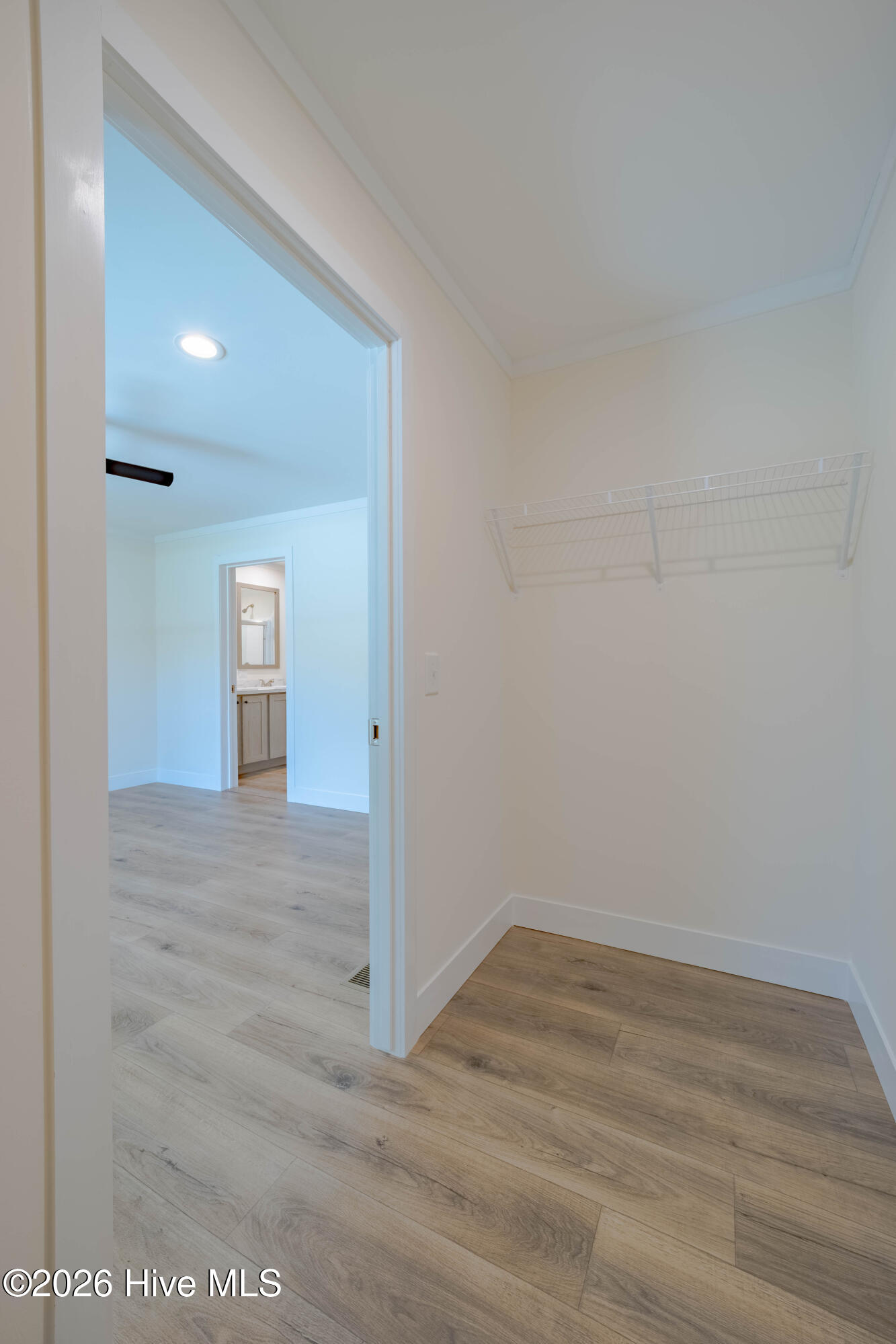 120 Edgewater Lane Property Photo 12