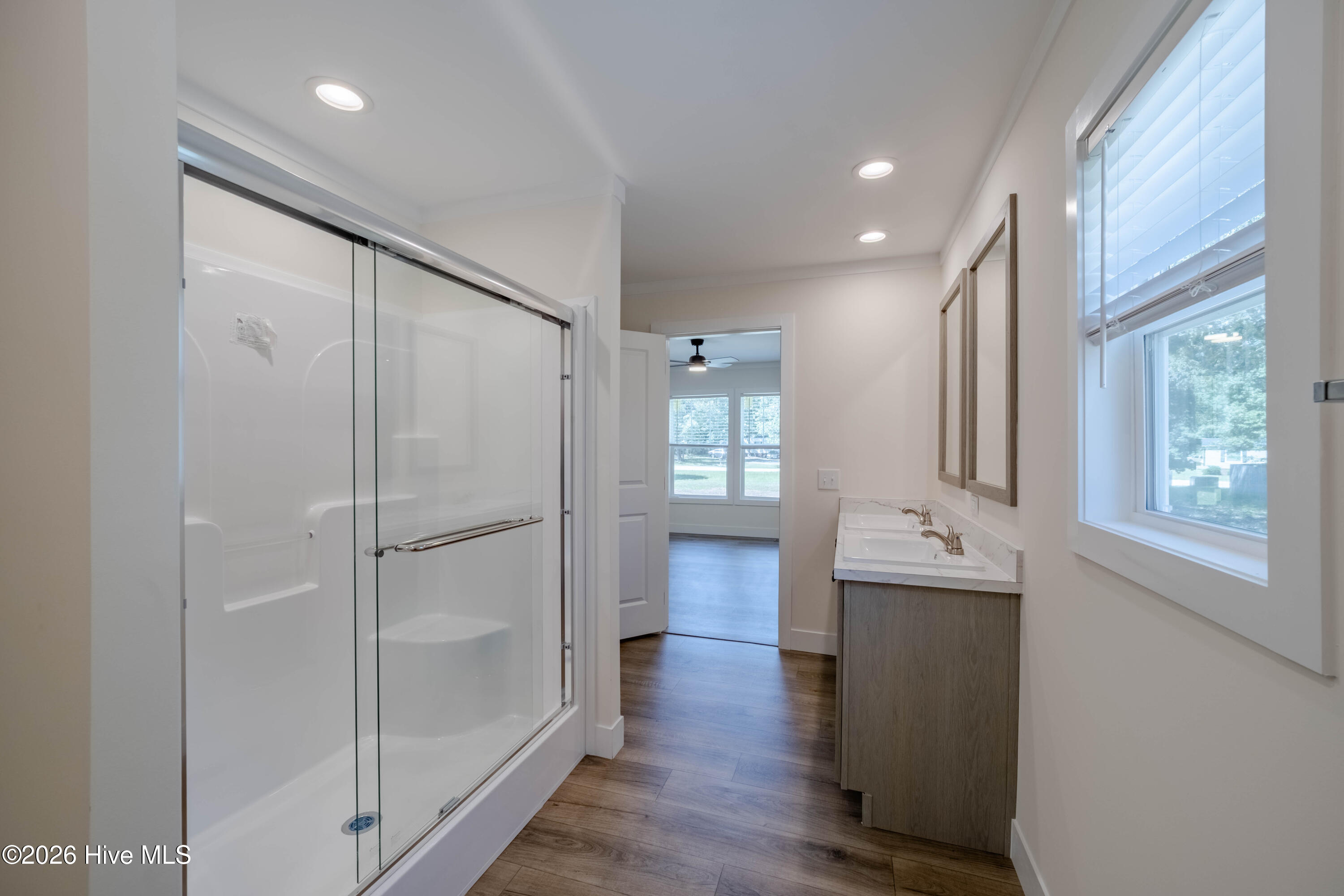 120 Edgewater Lane Property Photo 14