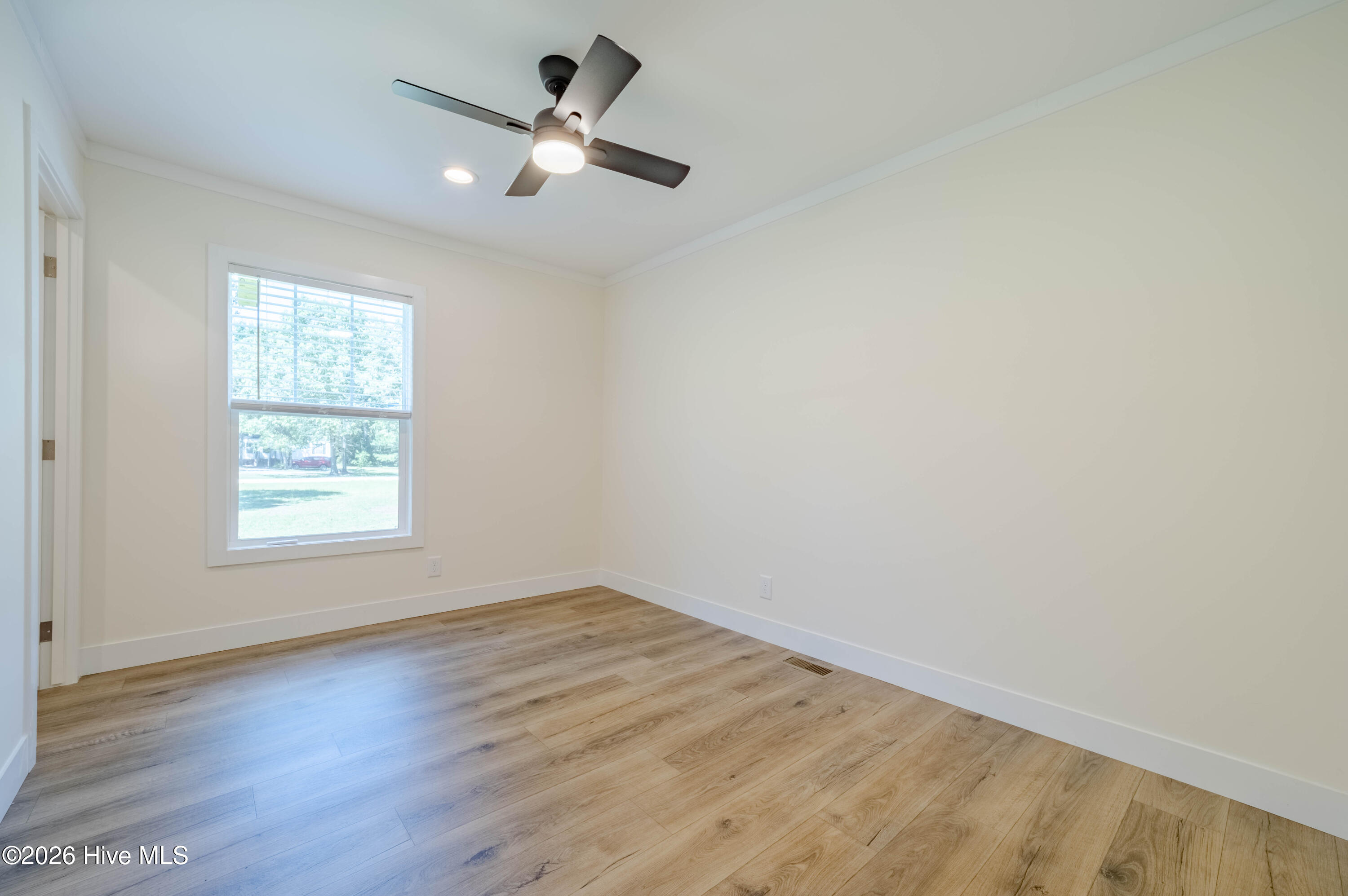 120 Edgewater Lane Property Photo 19