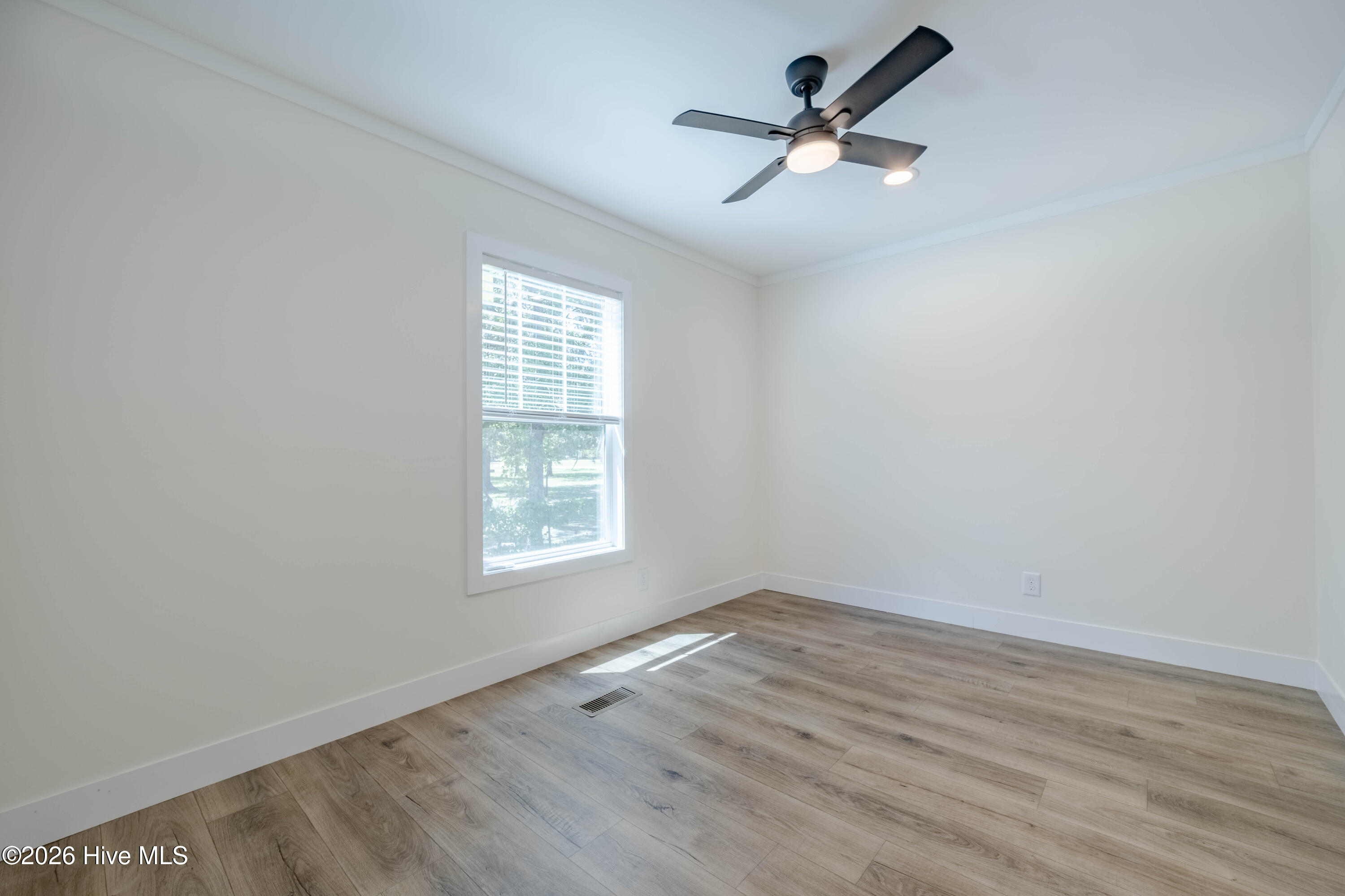 120 Edgewater Lane Property Photo 20