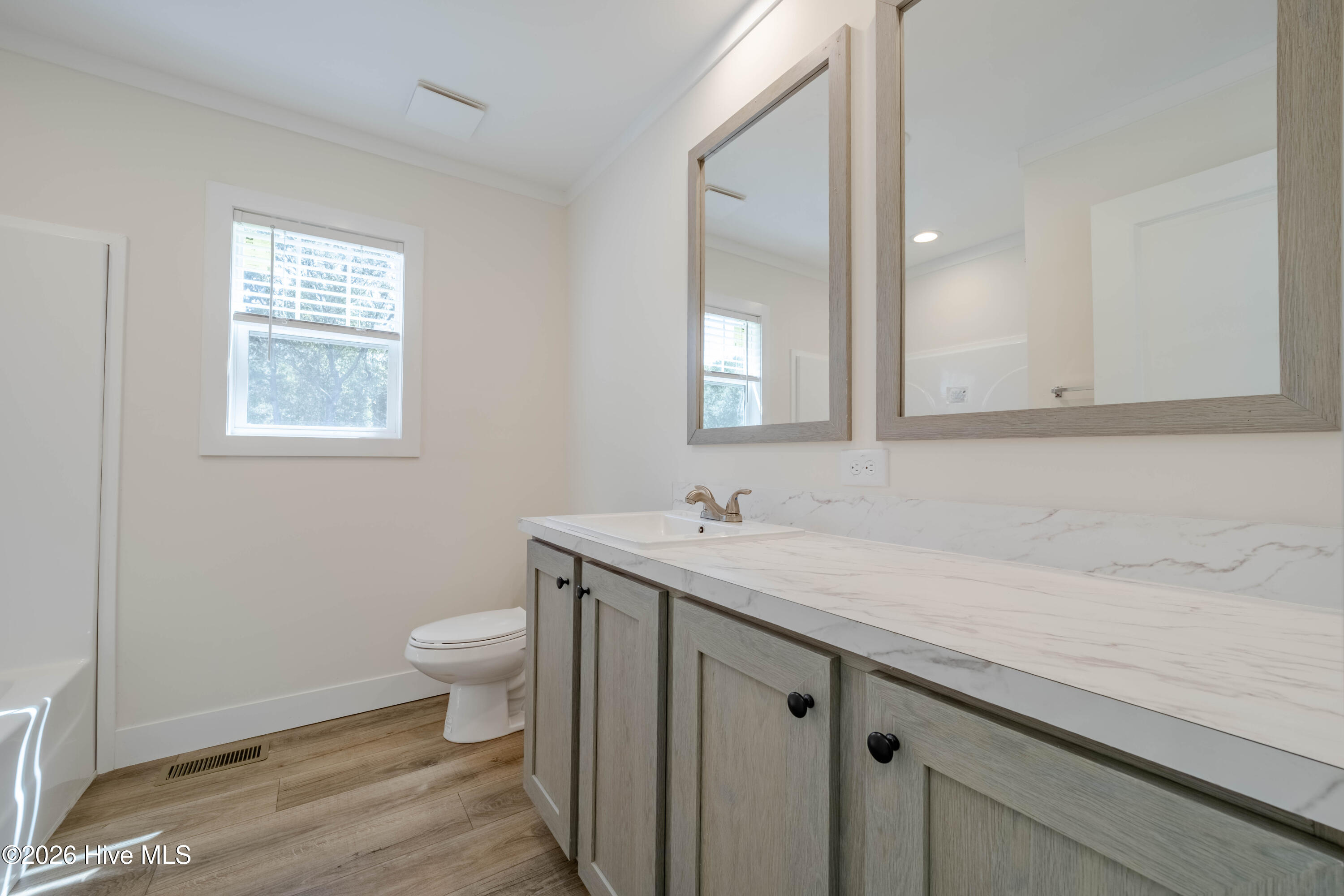 120 Edgewater Lane Property Photo 24