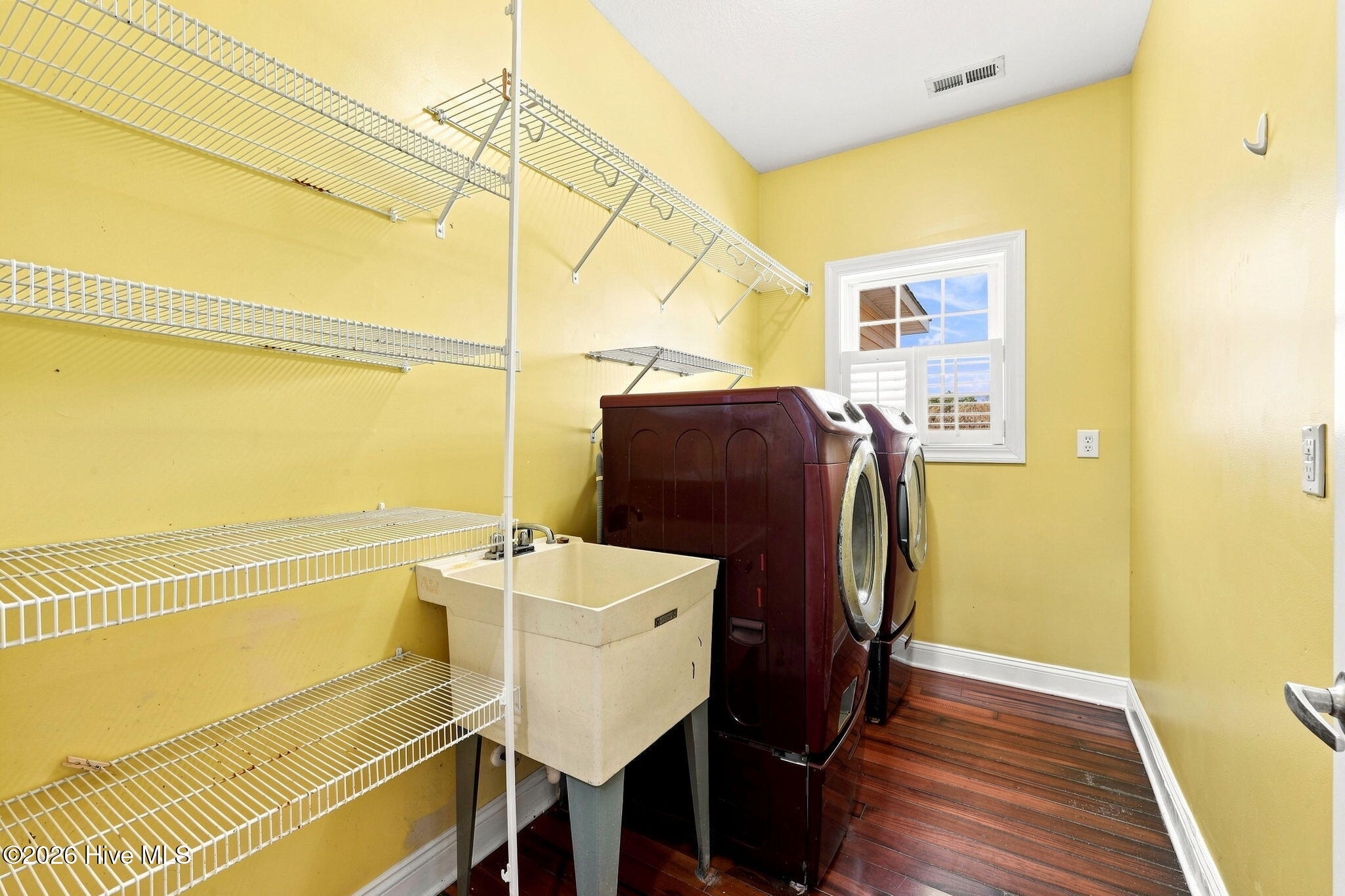1203 Coral Reef Court Property Photo 32