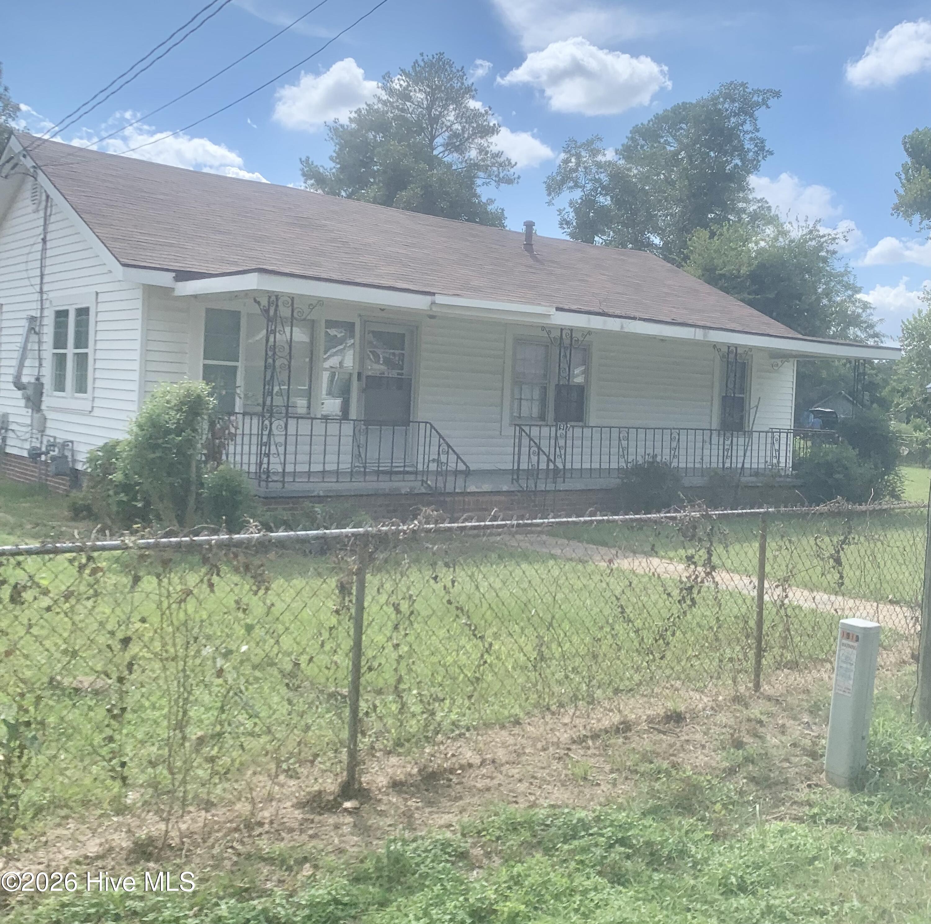 1917 Lazenby Drive Property Photo 4