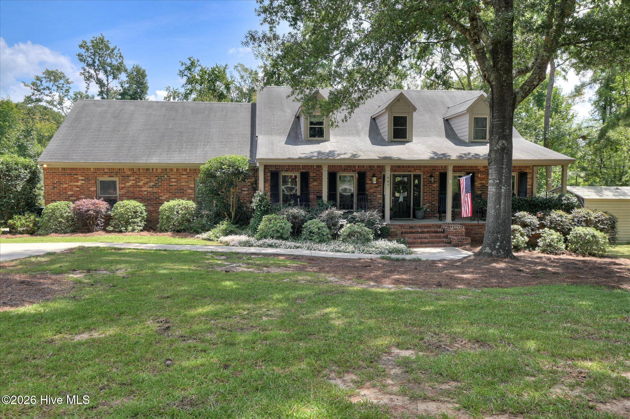687 Spooner Drive Property Photo 1