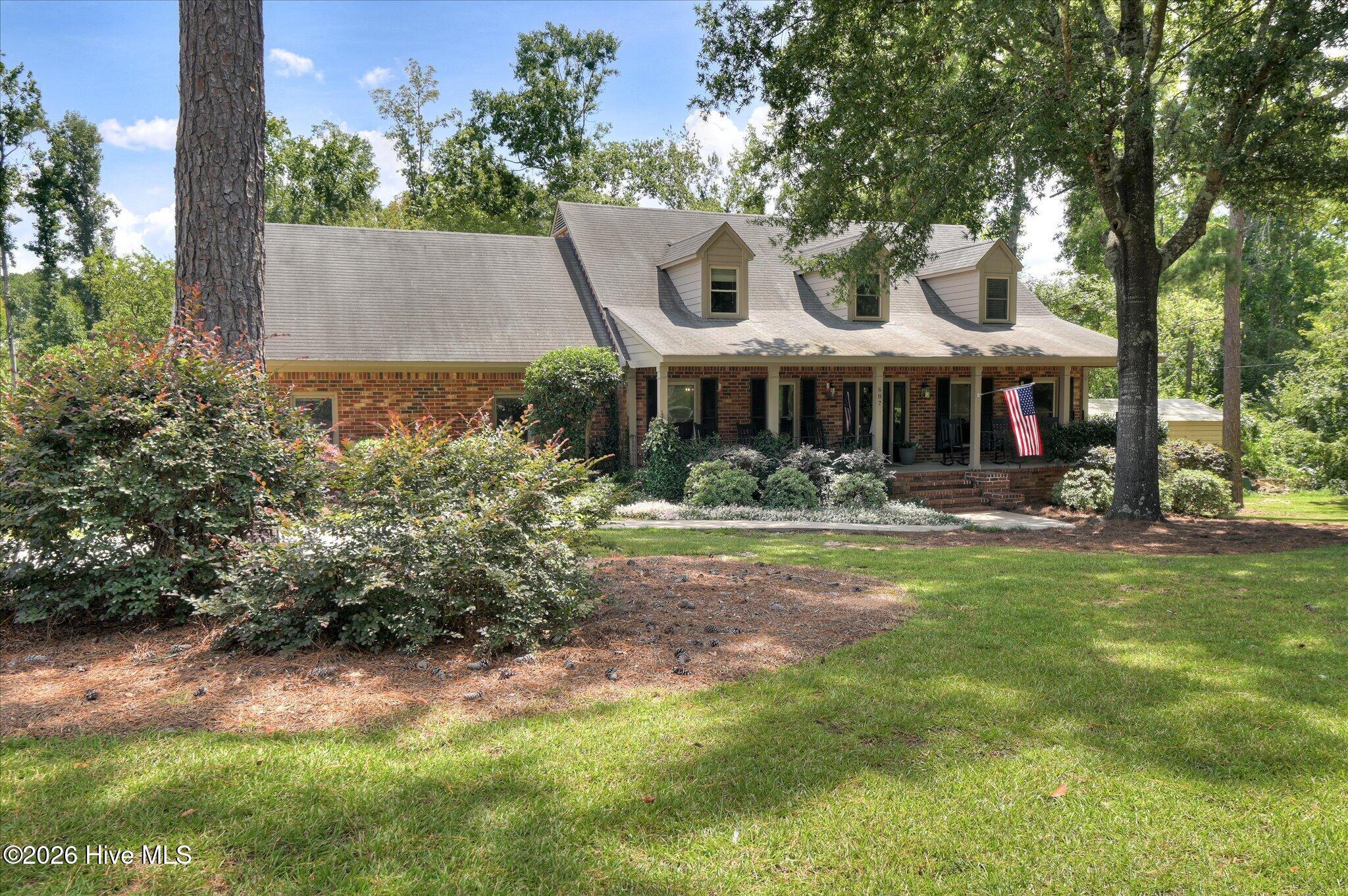 687 Spooner Drive Property Photo 3