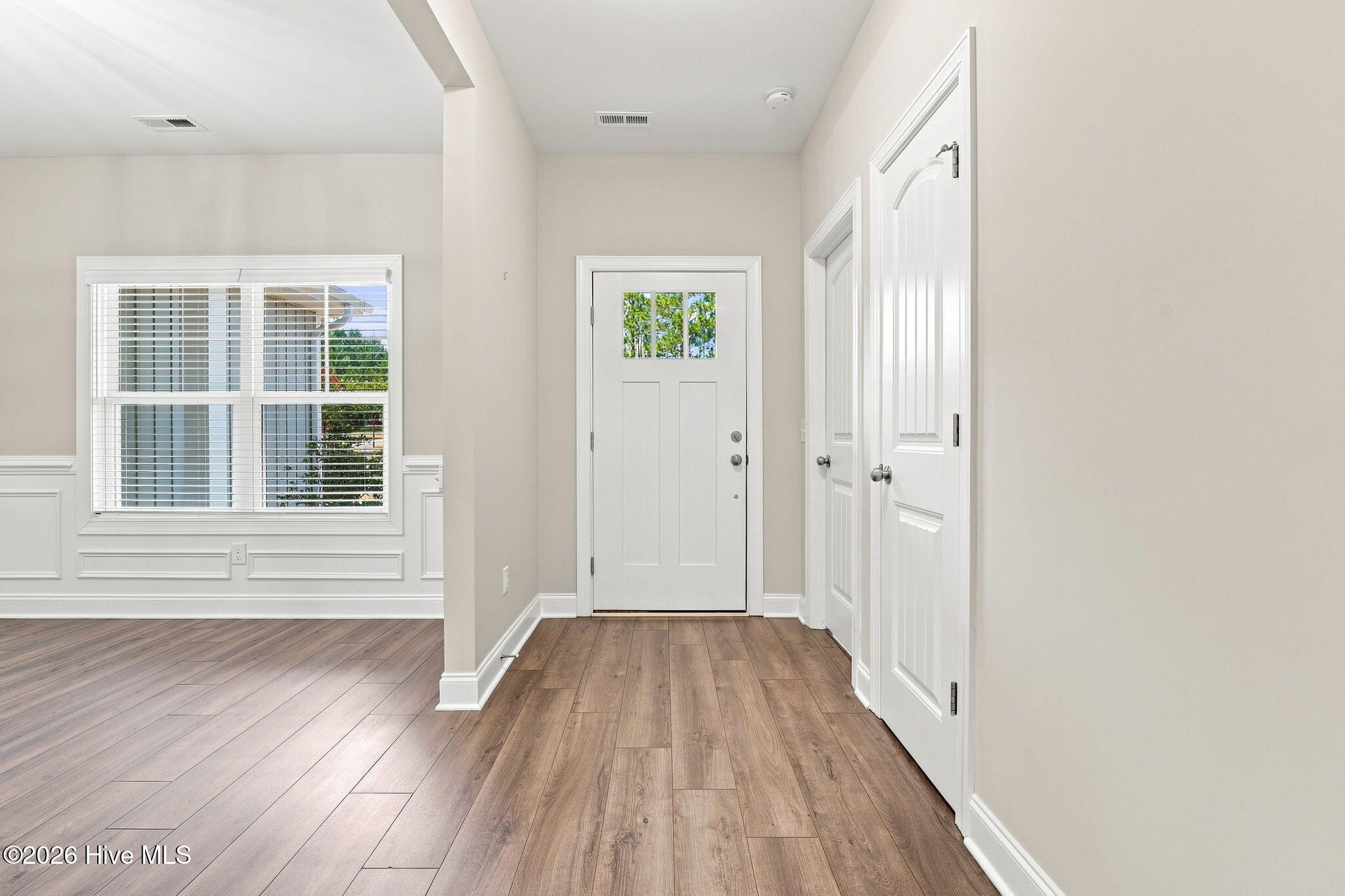 129 Devonshire Avenue W Property Photo 3