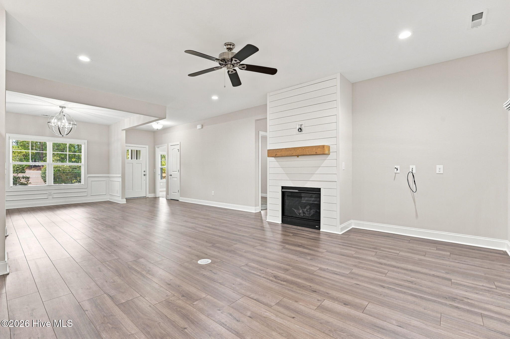 129 Devonshire Avenue W Property Photo 6