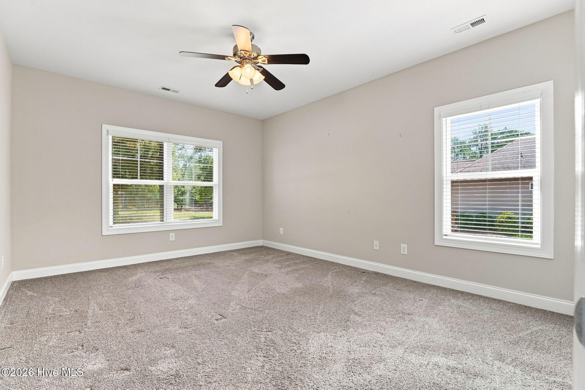 129 Devonshire Avenue W Property Photo 13