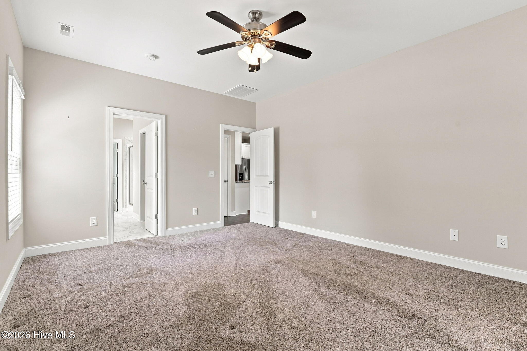 129 Devonshire Avenue W Property Photo 14