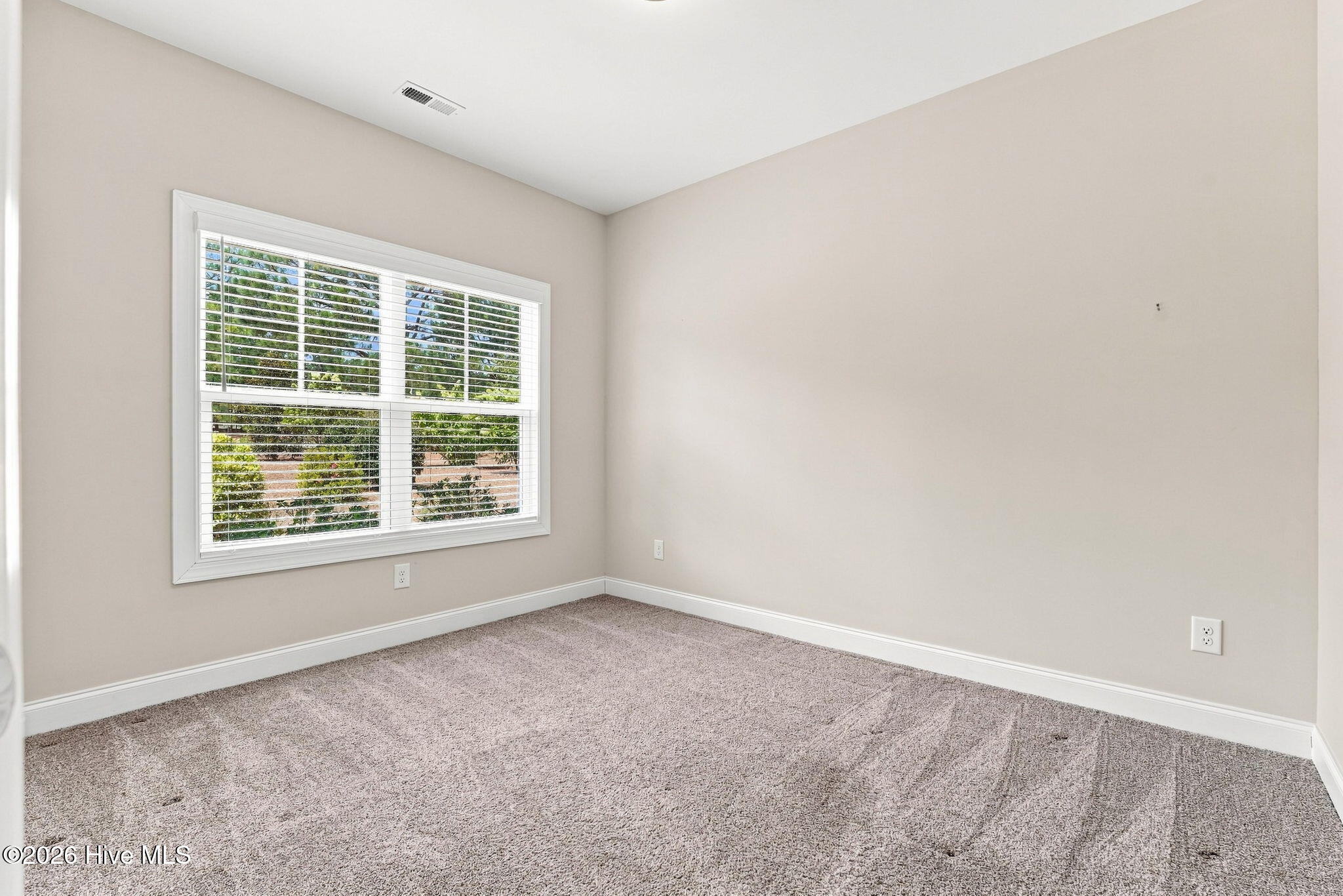 129 Devonshire Avenue W Property Photo 18