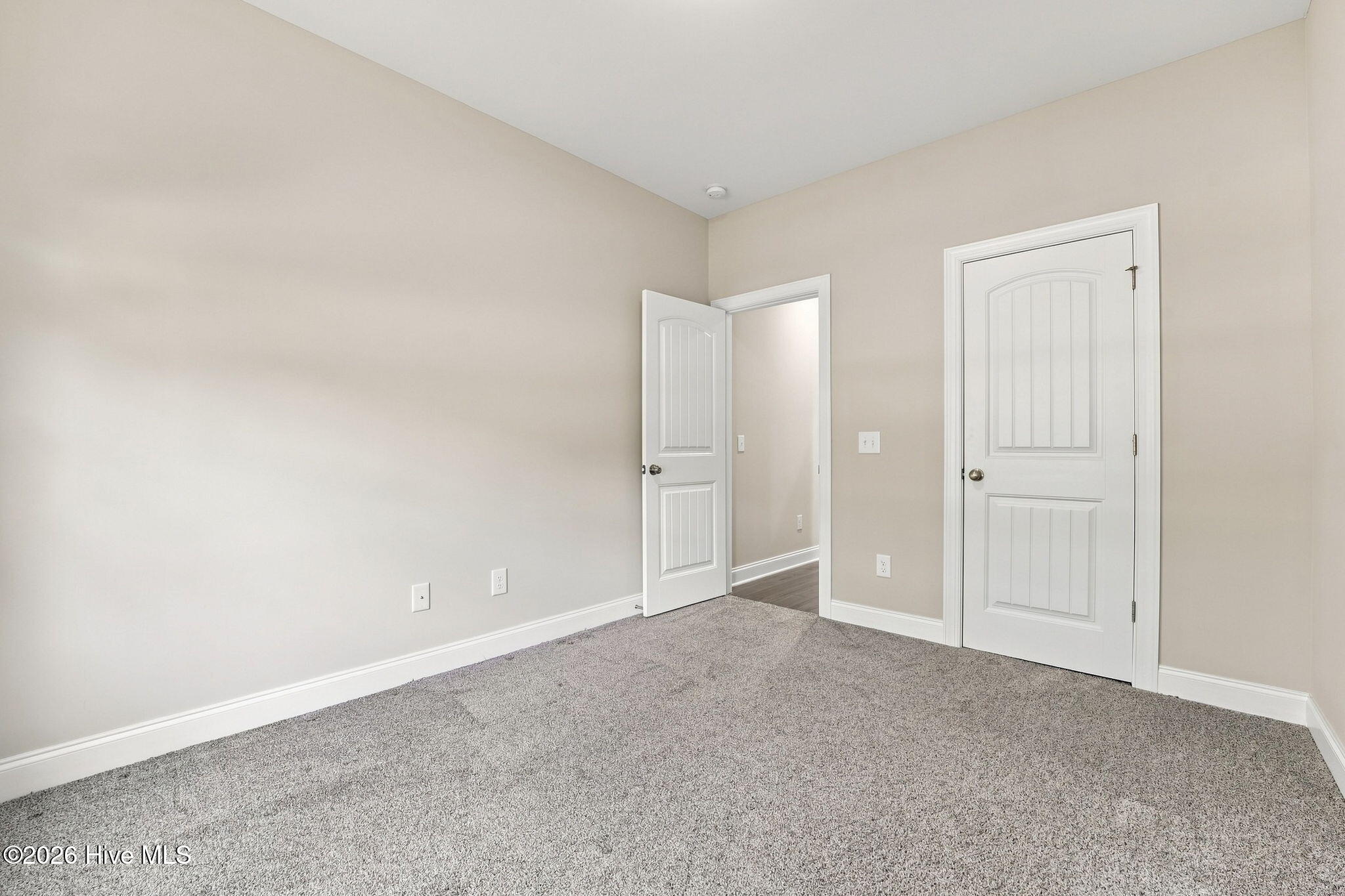 129 Devonshire Avenue W Property Photo 23