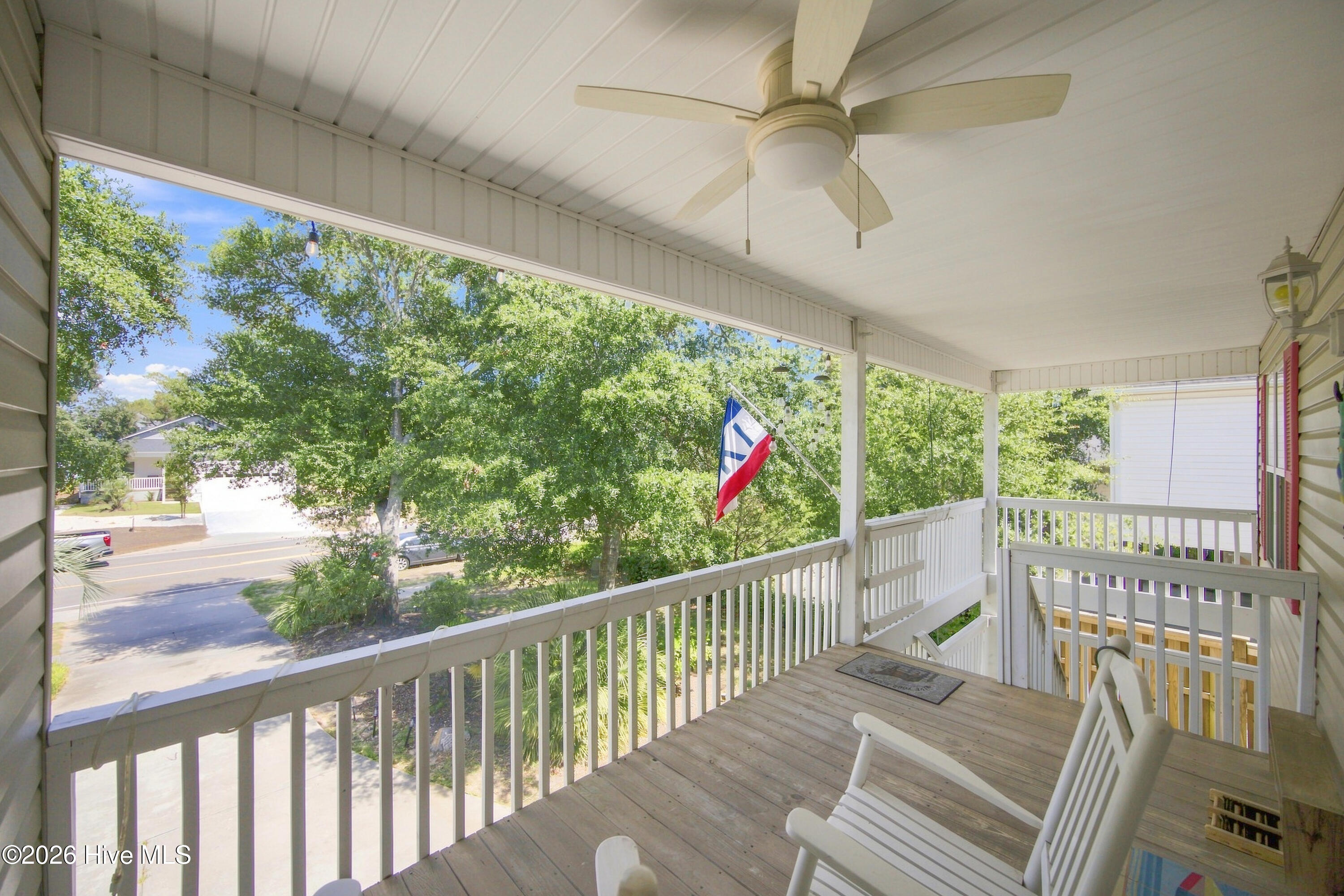303 E Oak Island Drive Property Photo 6