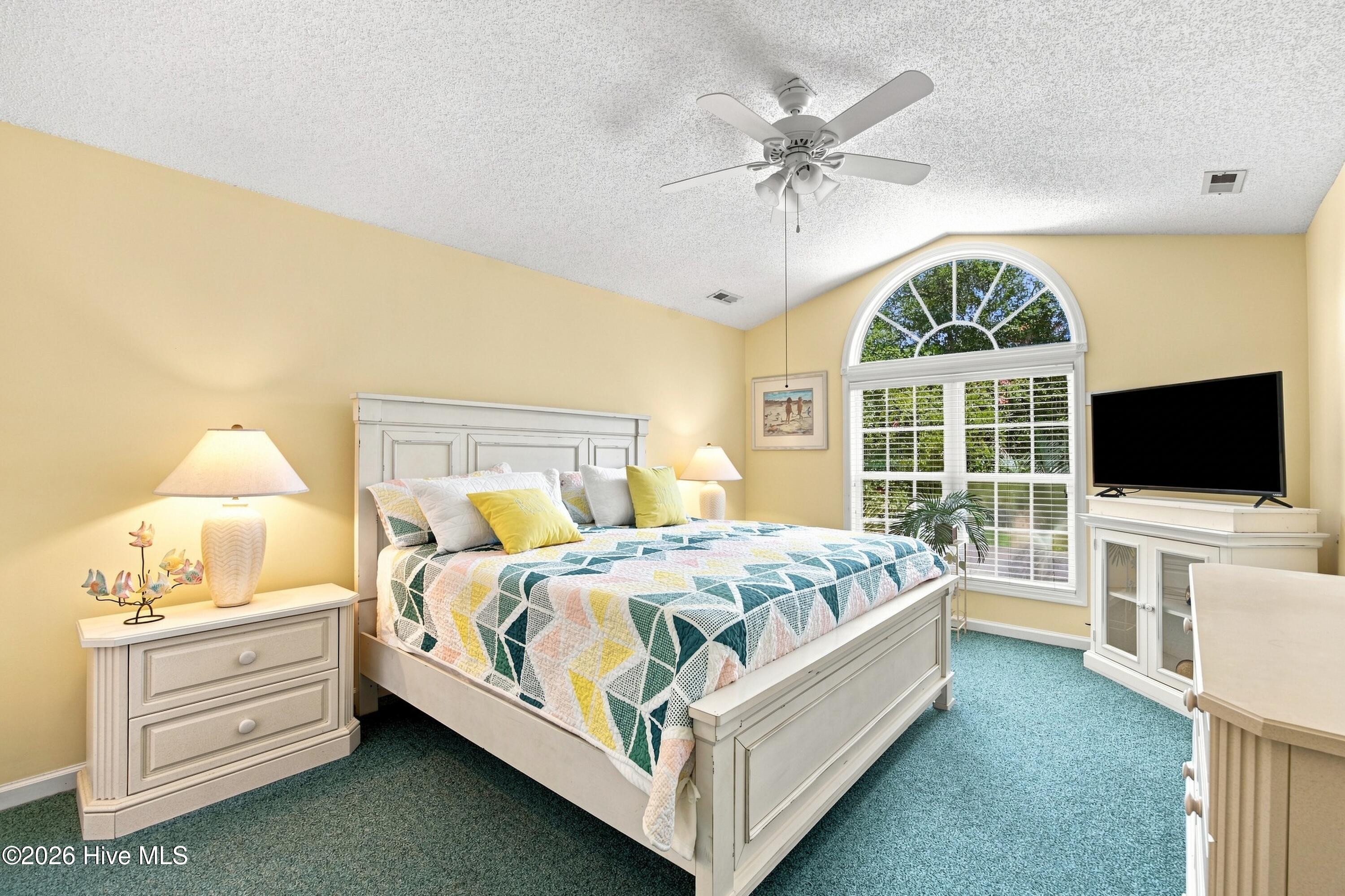 303 E Oak Island Drive Property Photo 9