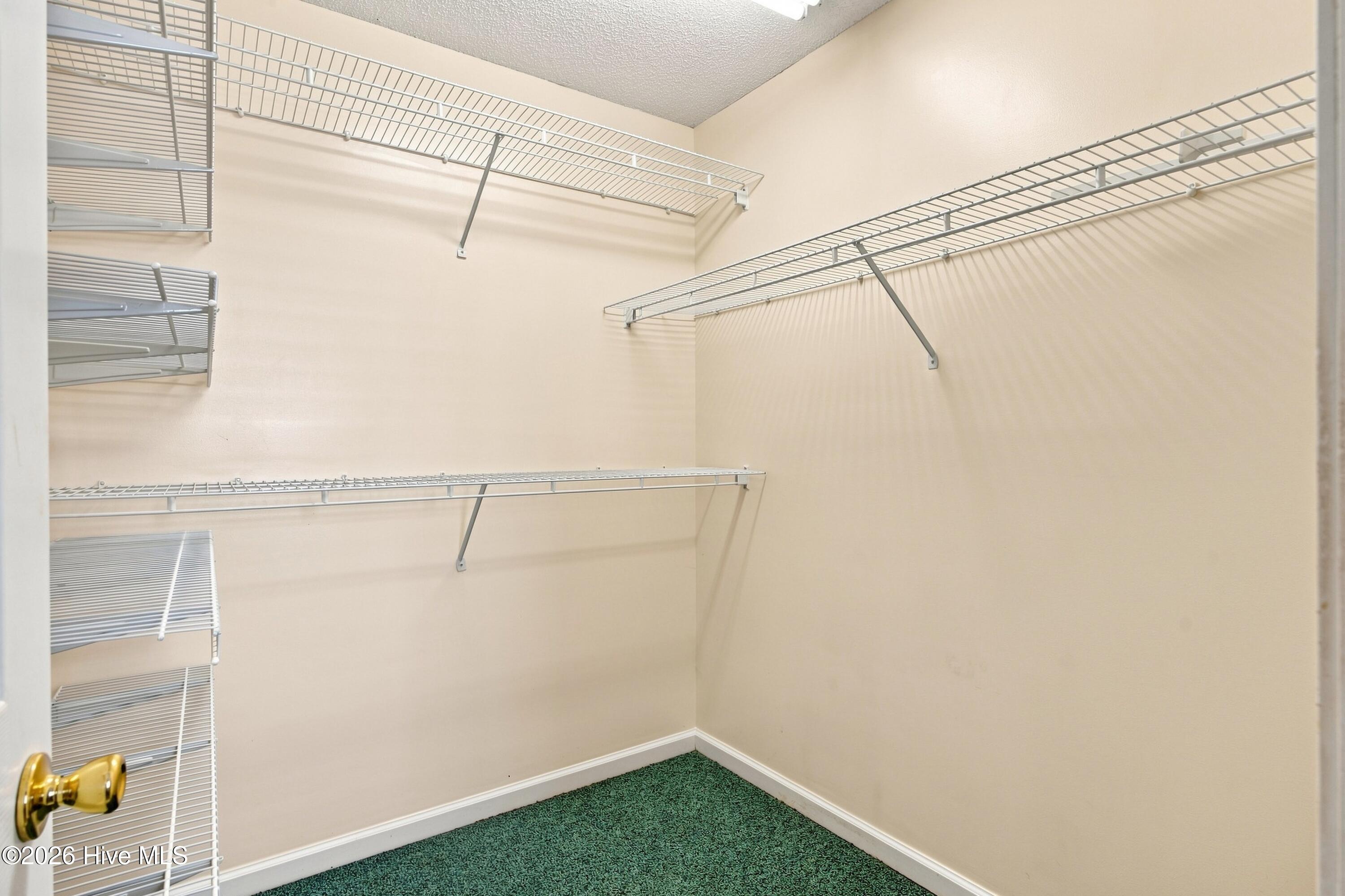 303 E Oak Island Drive Property Photo 12