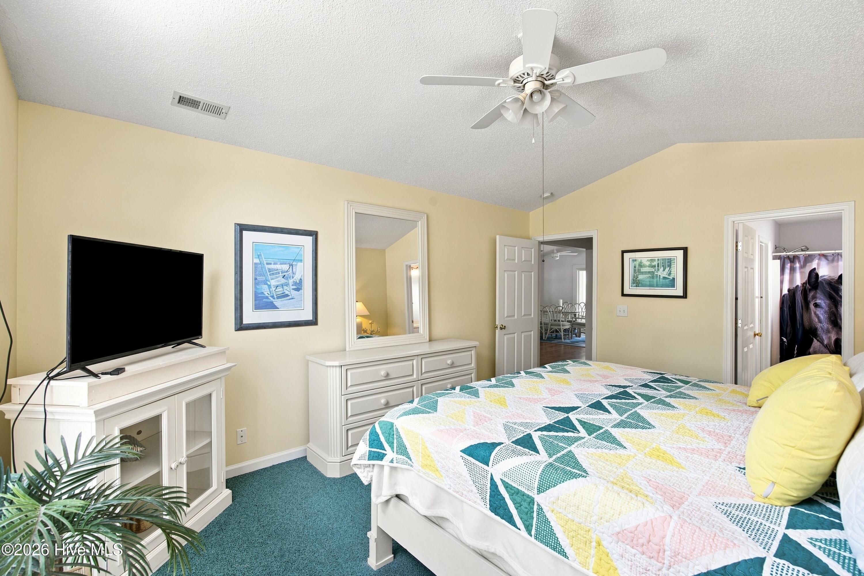303 E Oak Island Drive Property Photo 14