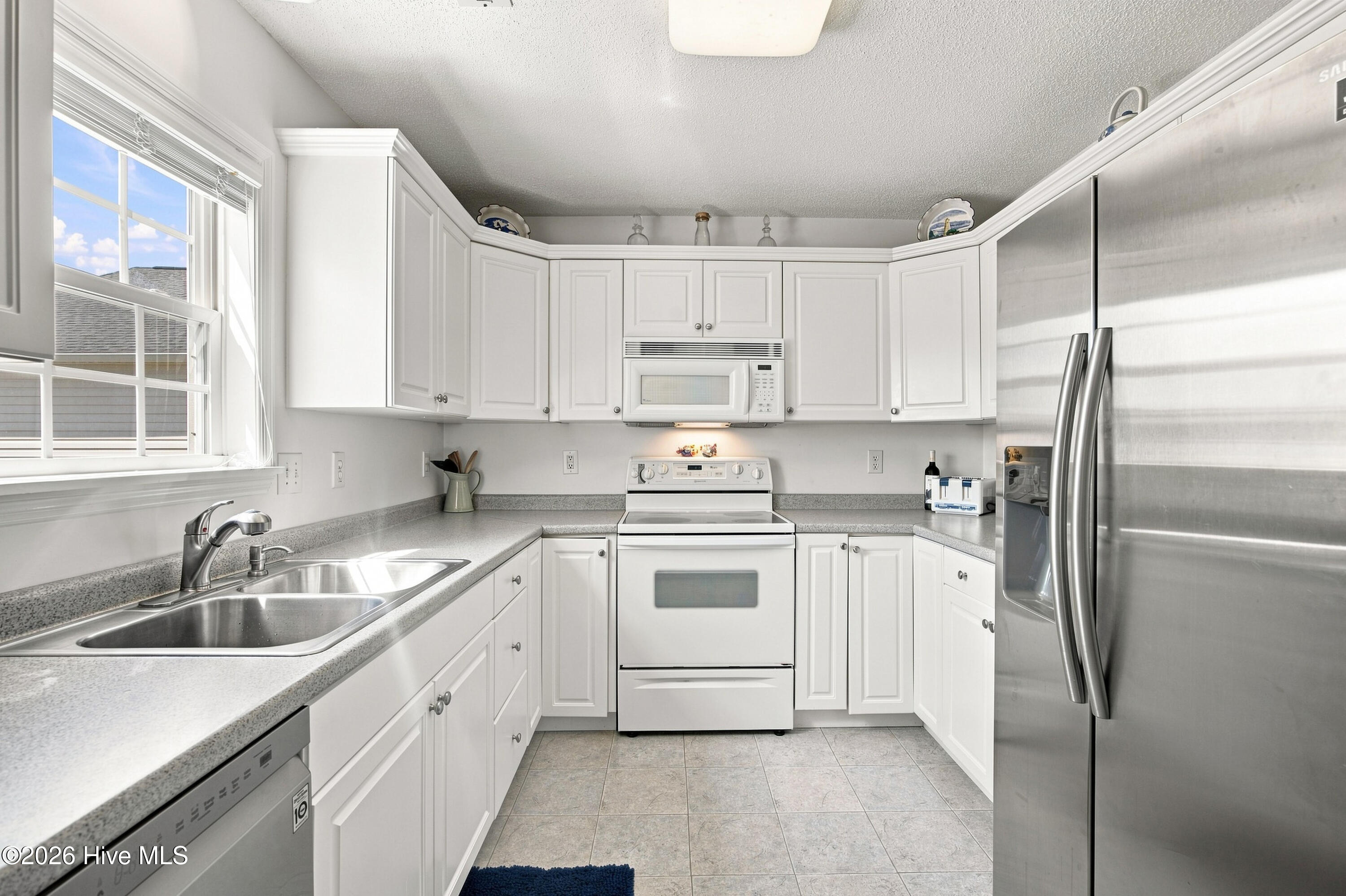 303 E Oak Island Drive Property Photo 18