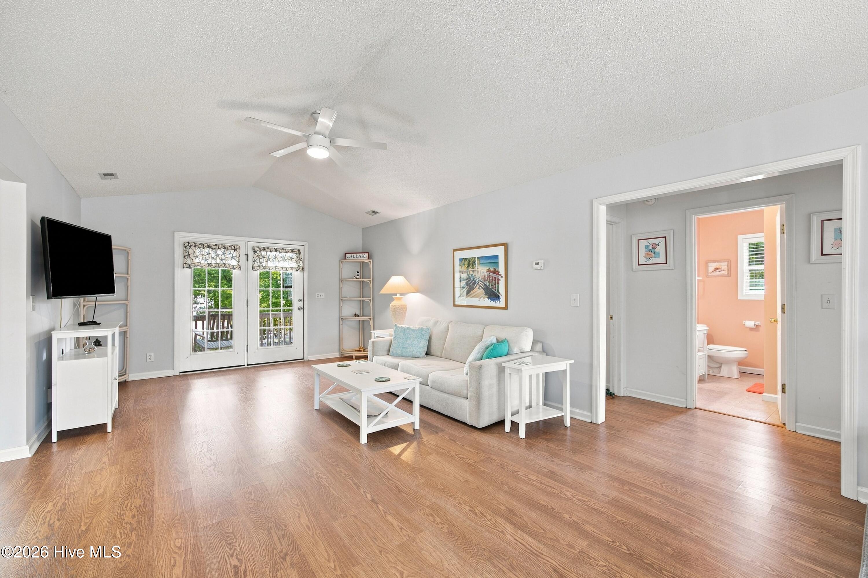 303 E Oak Island Drive Property Photo 19