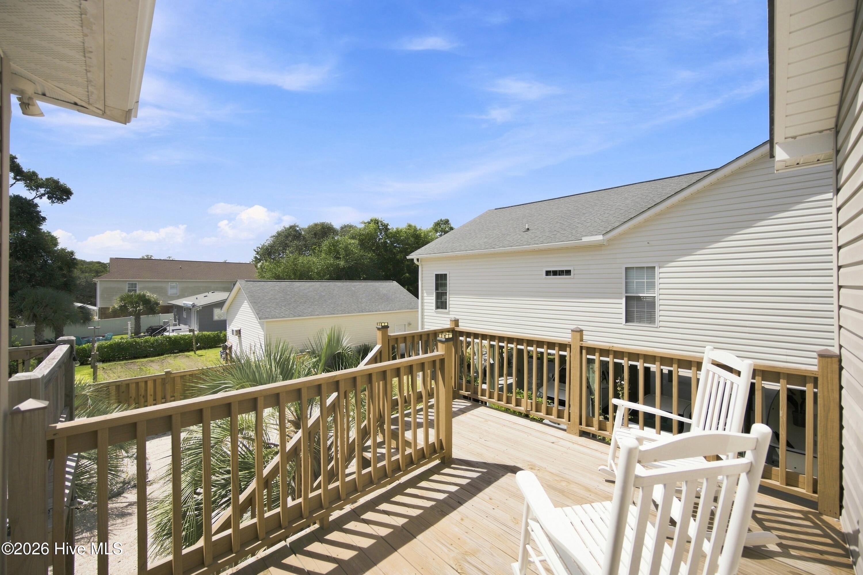 303 E Oak Island Drive Property Photo 30