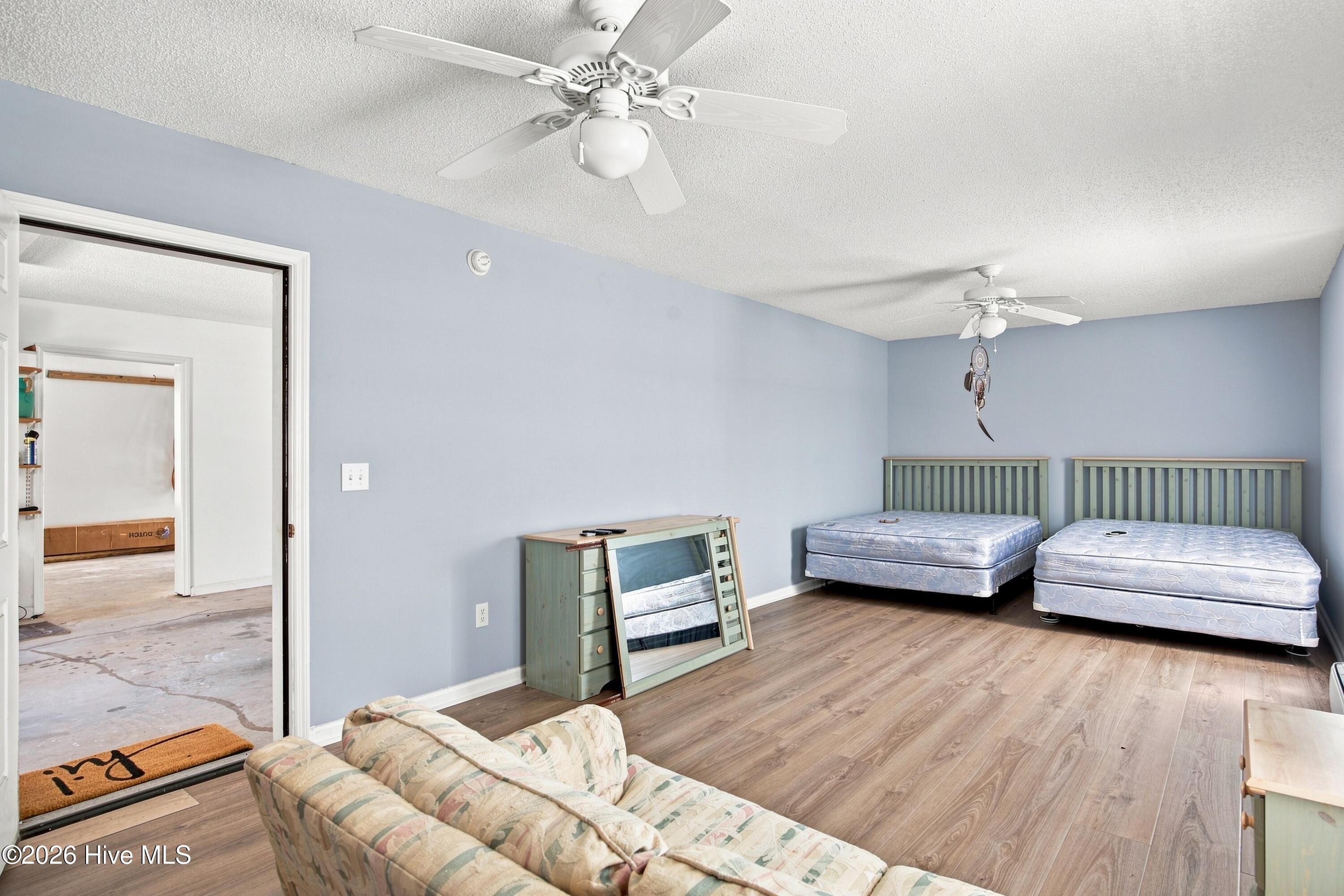 303 E Oak Island Drive Property Photo 40