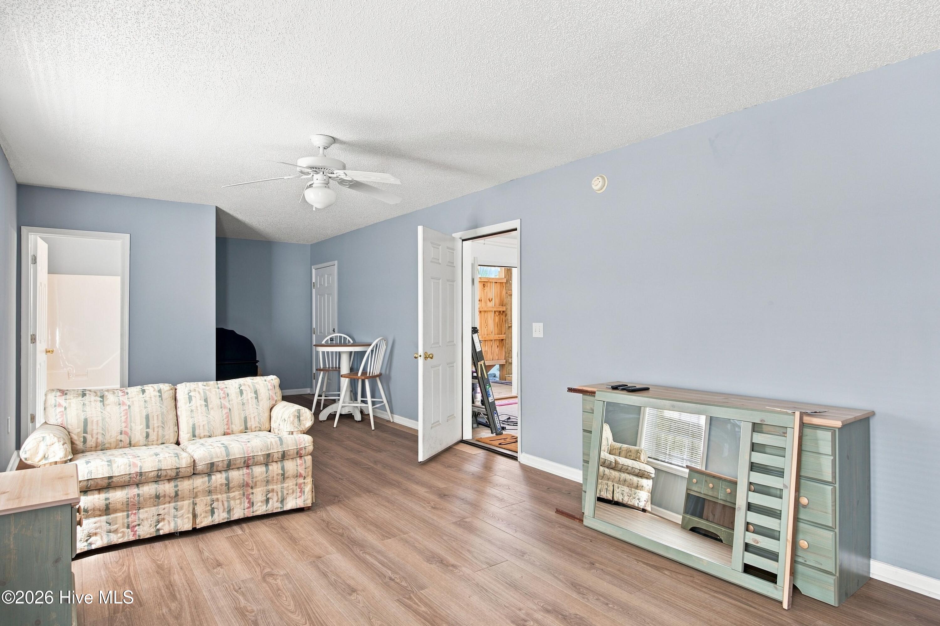 303 E Oak Island Drive Property Photo 41