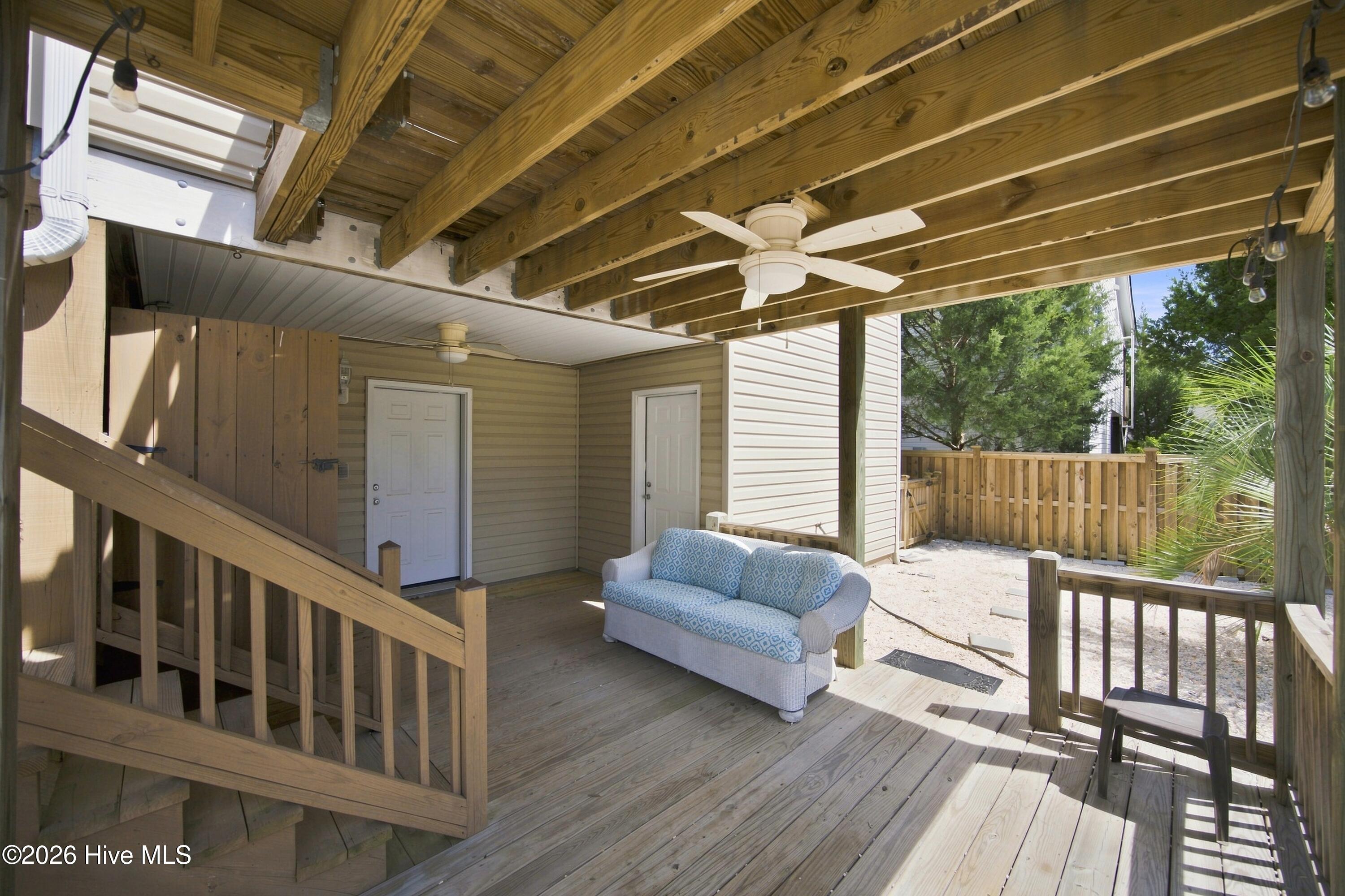 303 E Oak Island Drive Property Photo 42