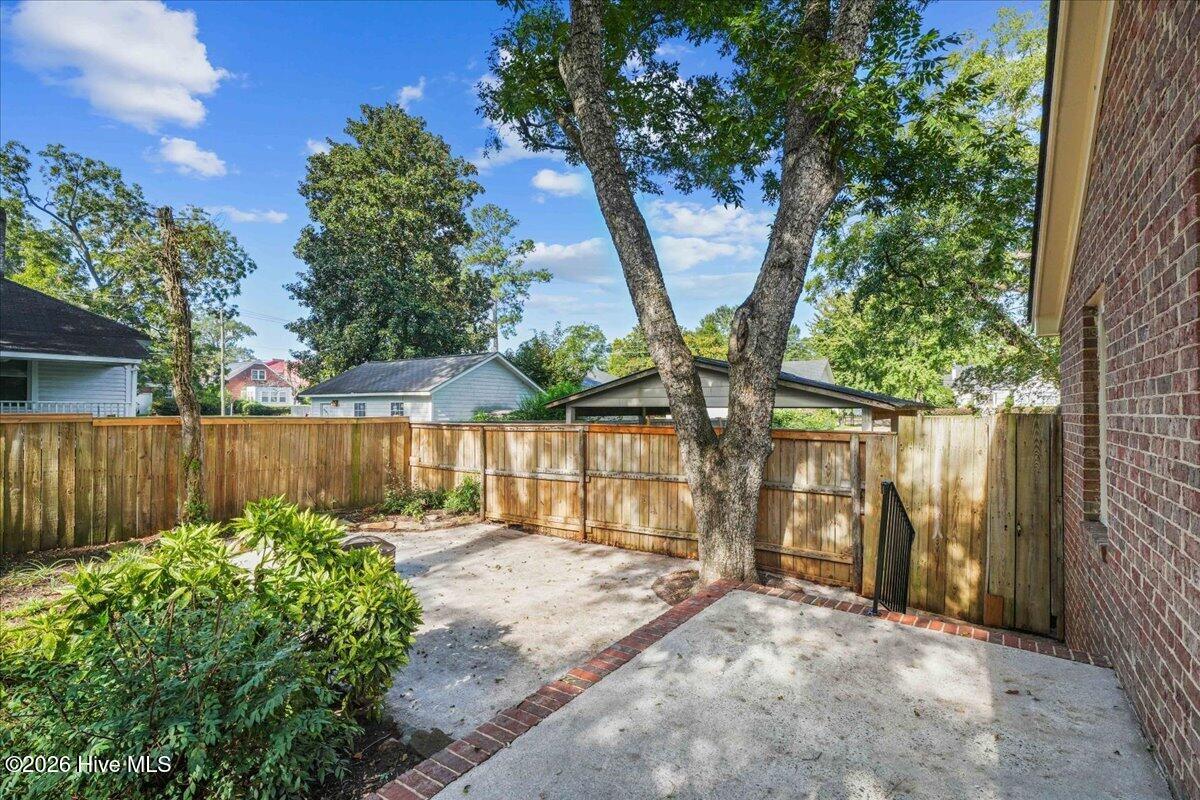 411 S 3rd Street Property Photo 8