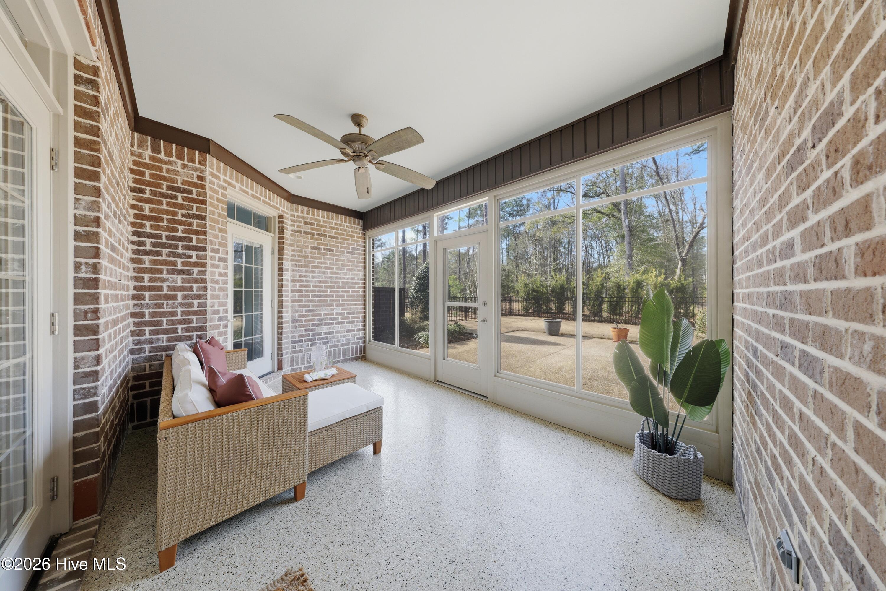 653 Jenoa Loop Property Photo 30