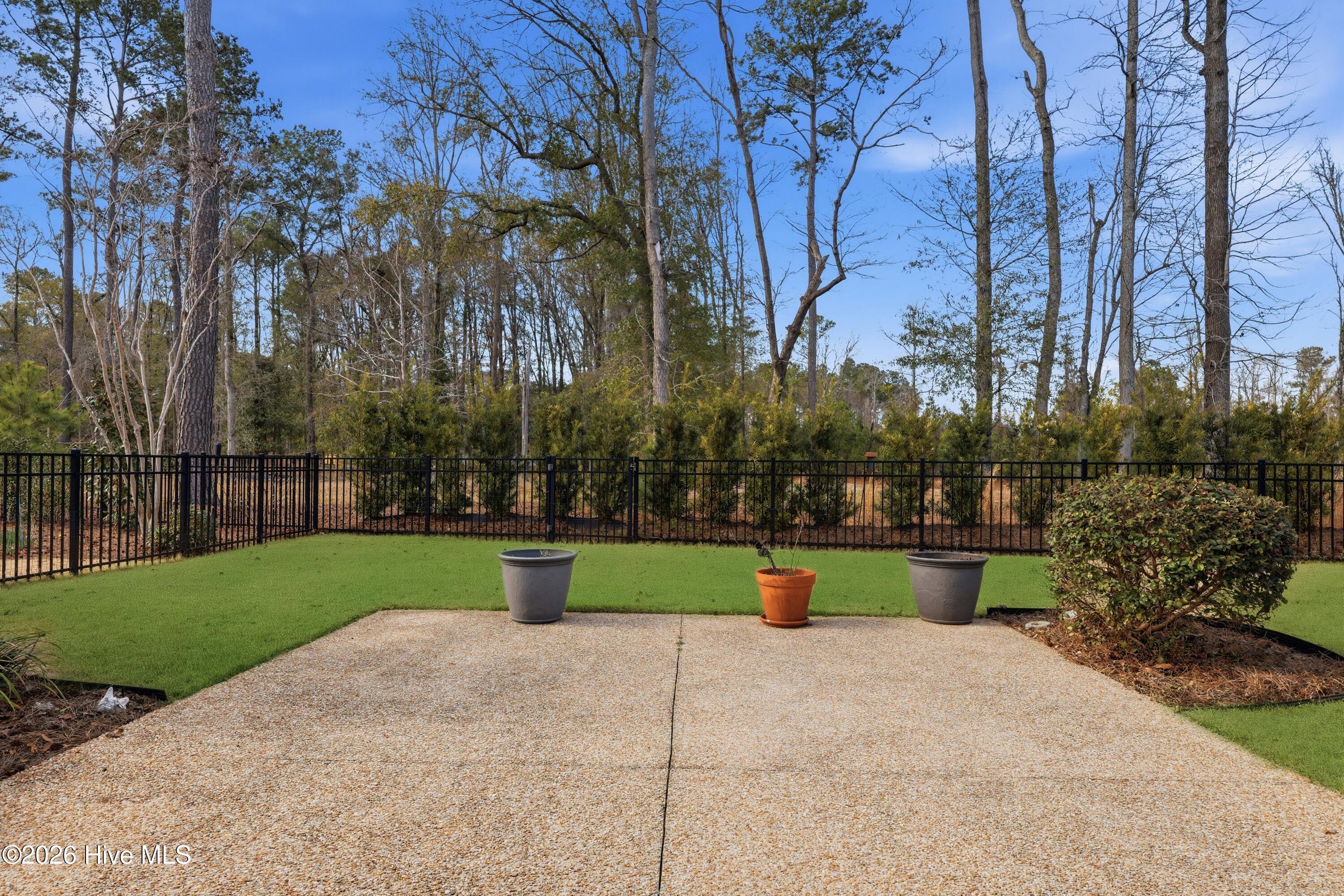 653 Jenoa Loop Property Photo 32