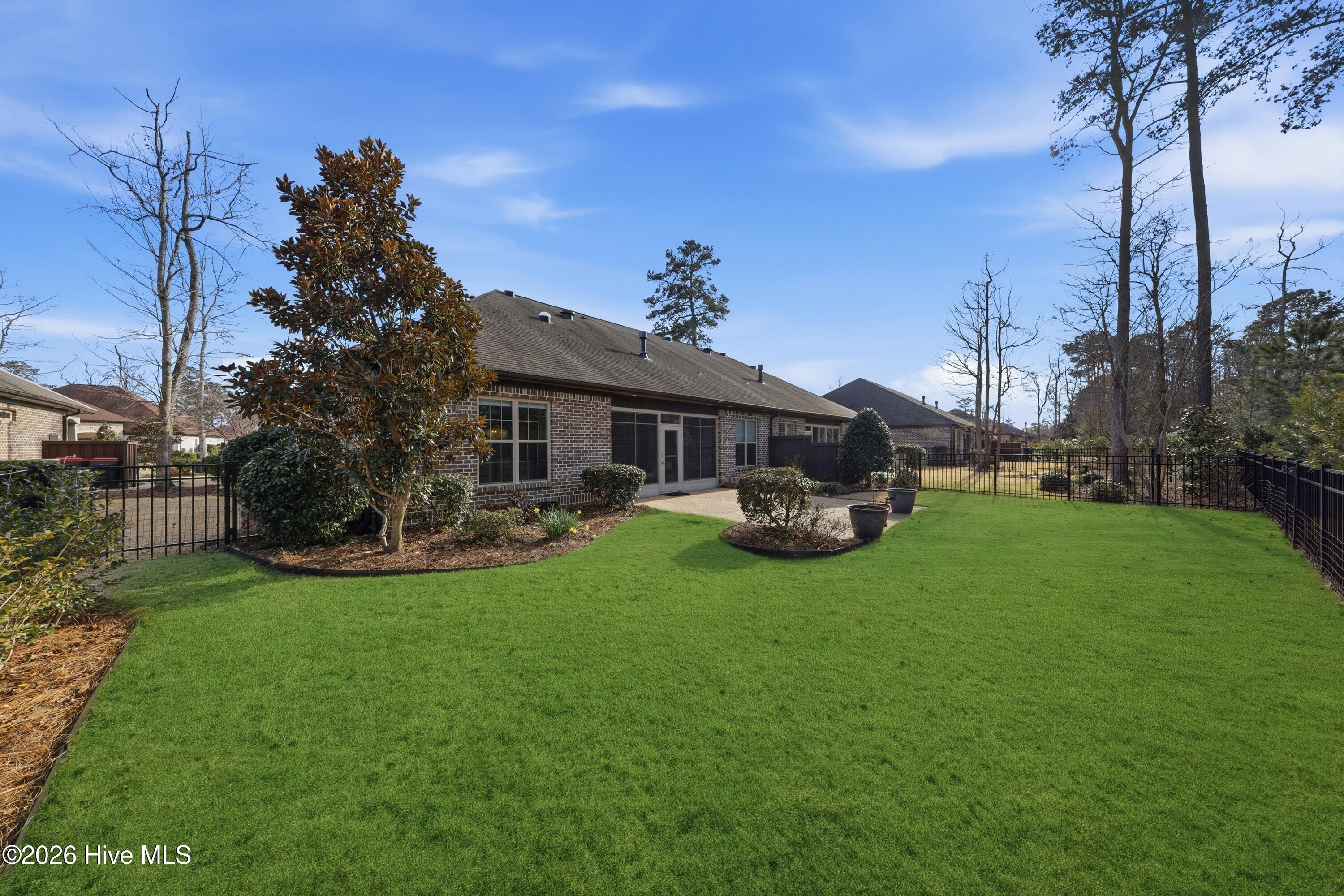 653 Jenoa Loop Property Photo 33
