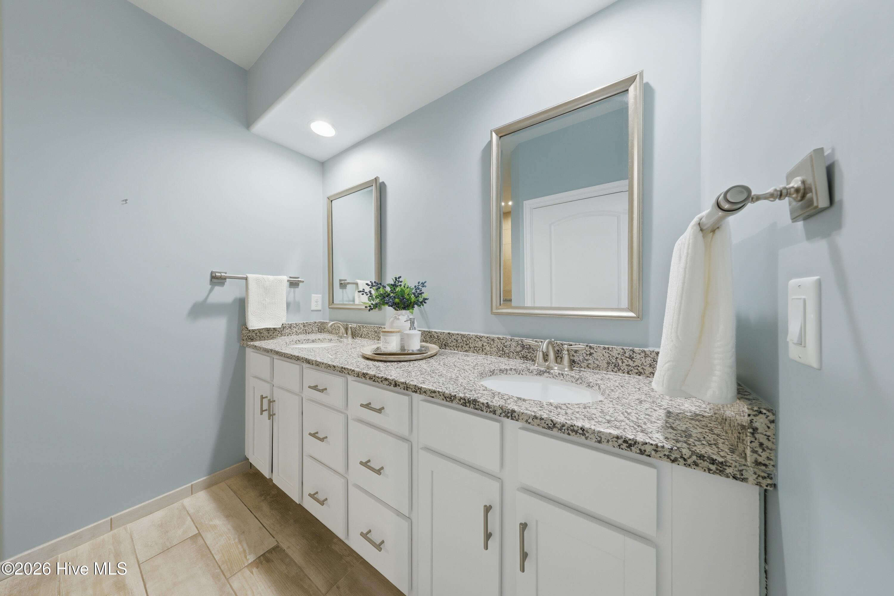 653 Jenoa Loop Property Photo 46