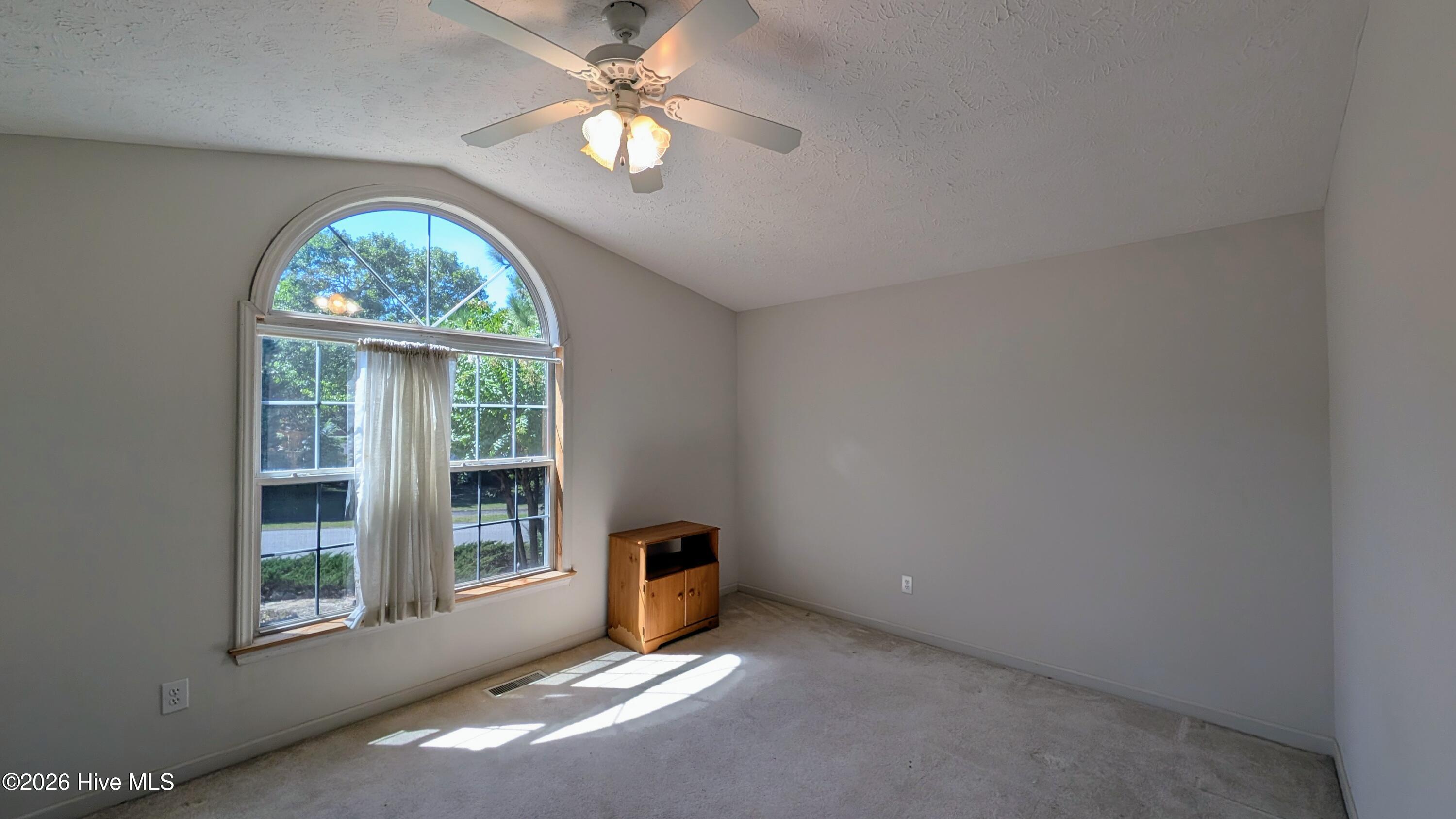 320 Fox Run Road Property Photo 4