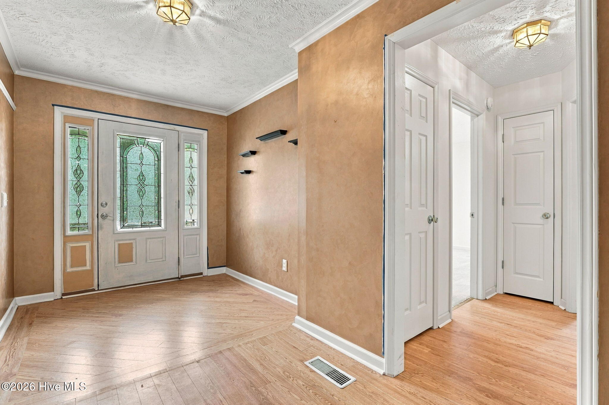320 Fox Run Road Property Photo 4