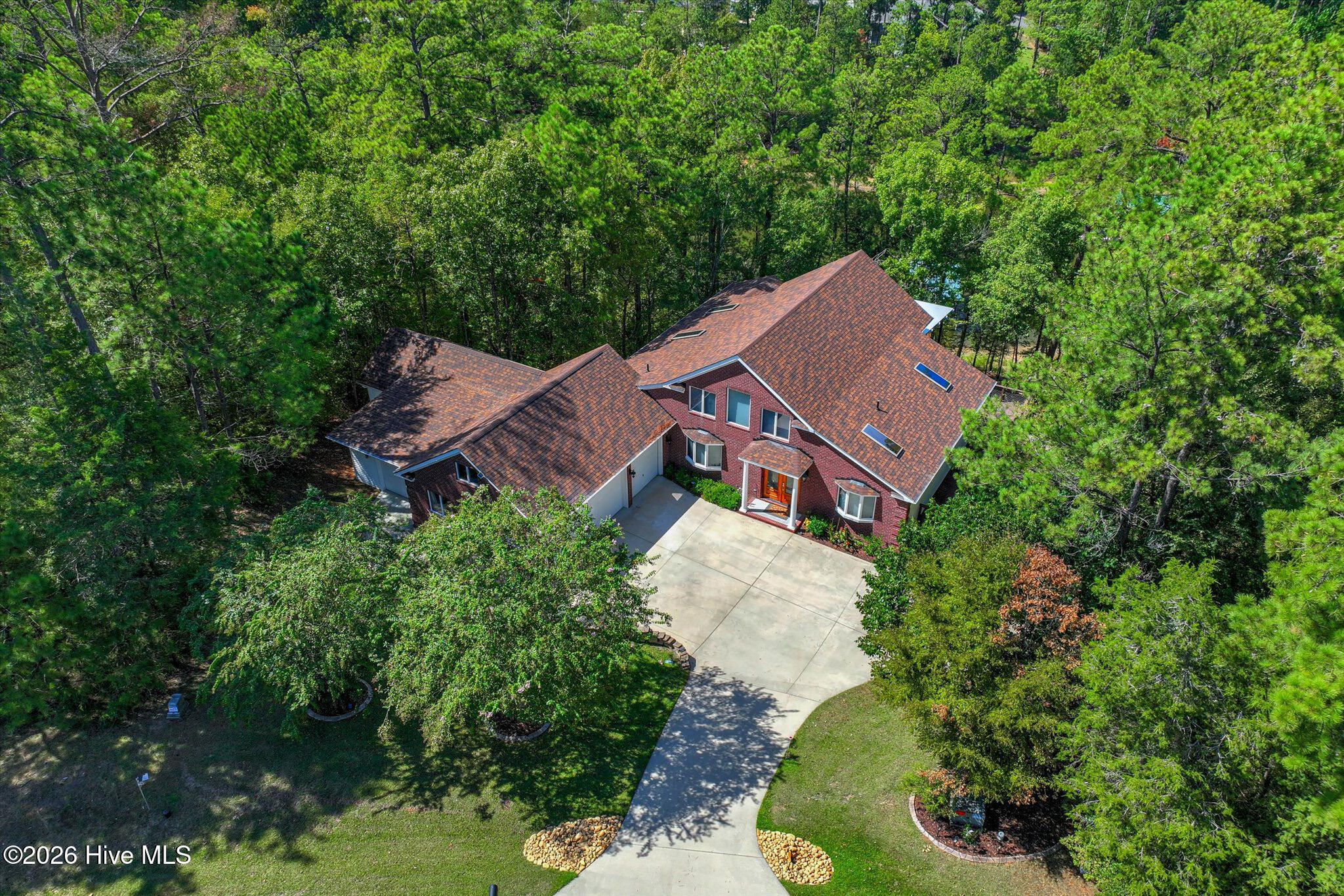 128 Waters Edge Drive Property Photo 7