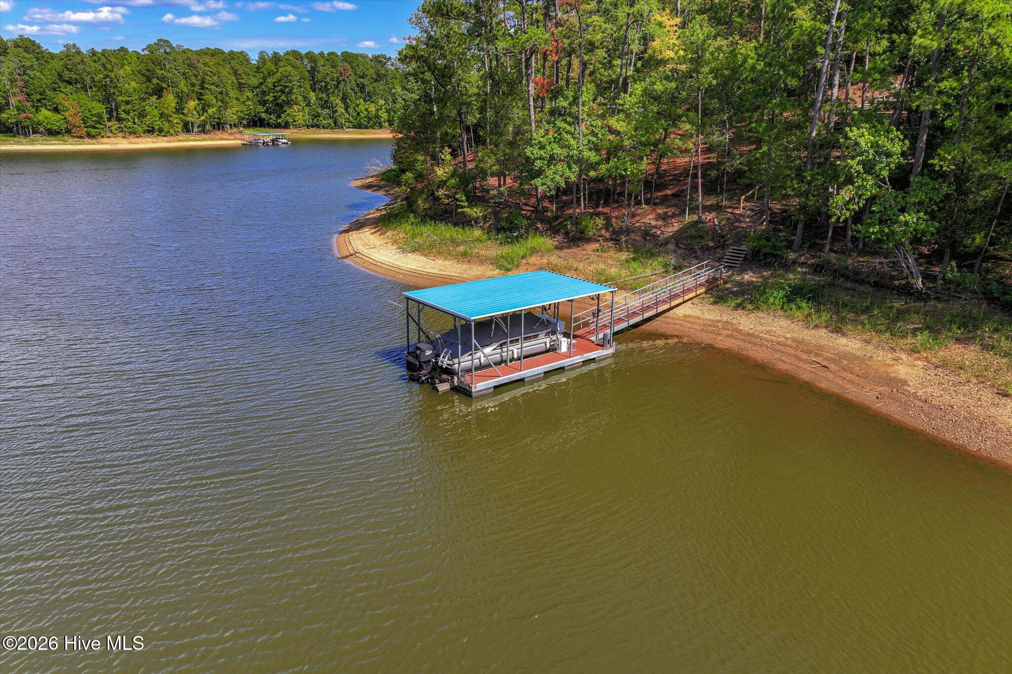 128 Waters Edge Drive Property Photo 10