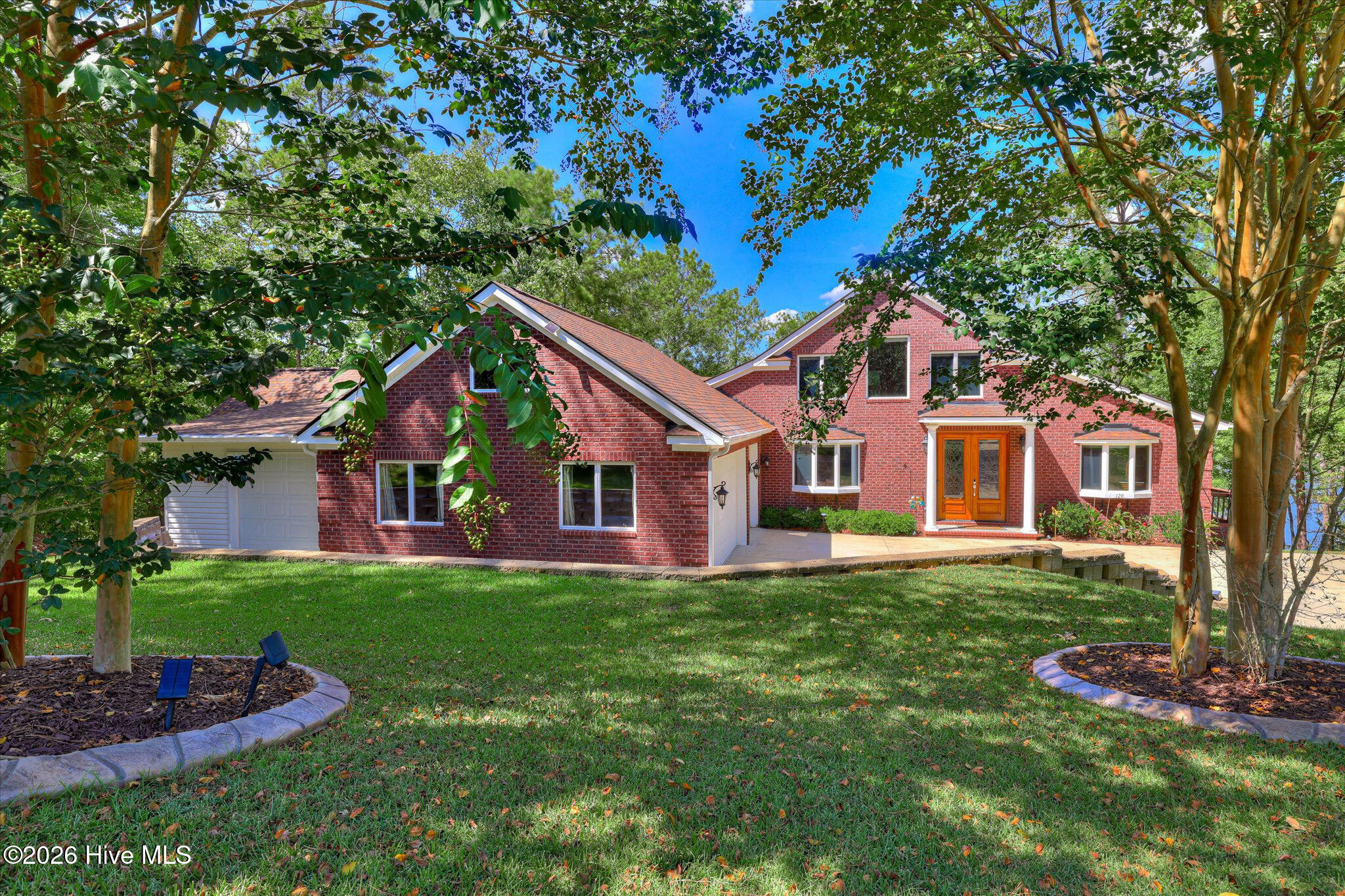 128 Waters Edge Drive Property Photo 11