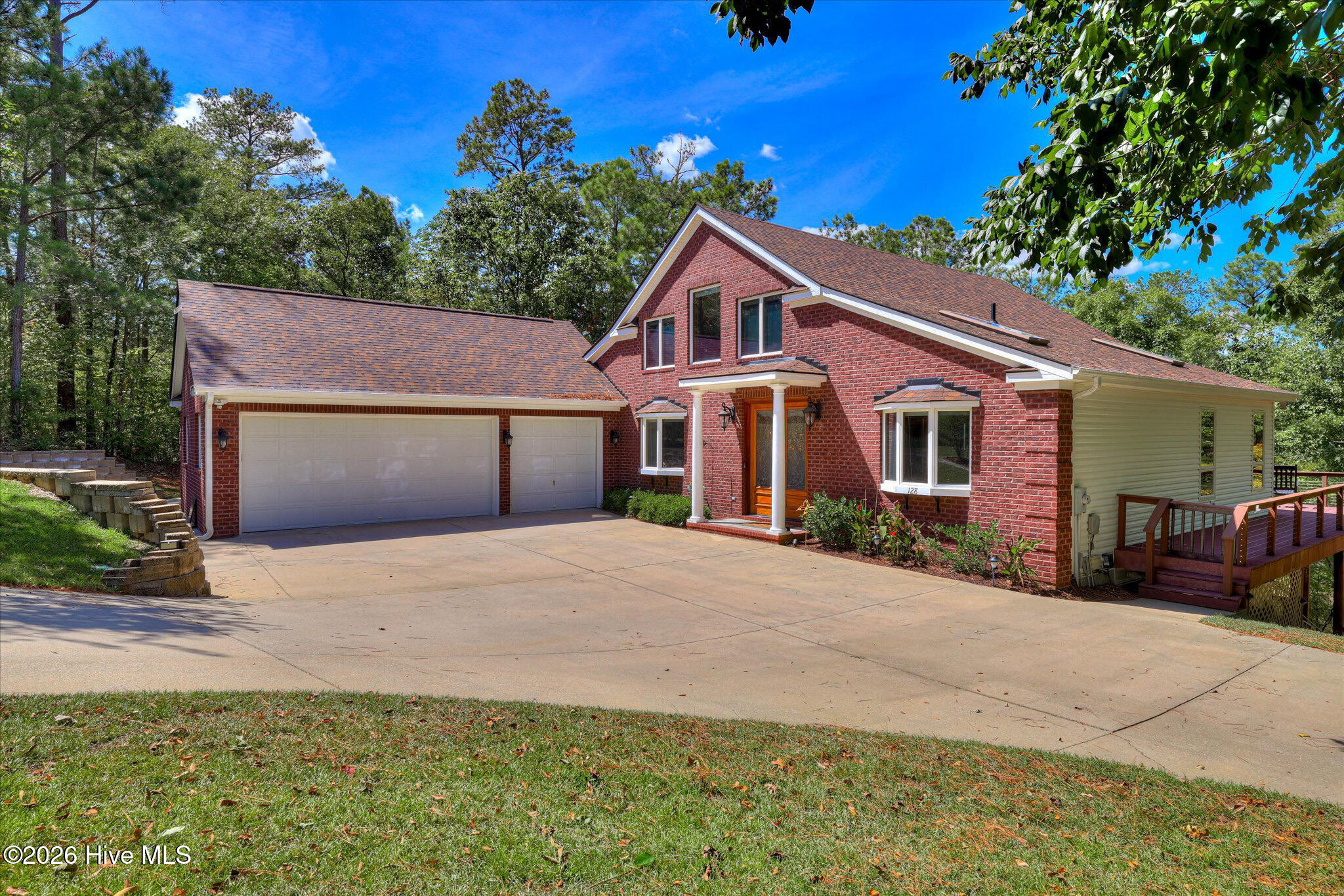 128 Waters Edge Drive Property Photo 13