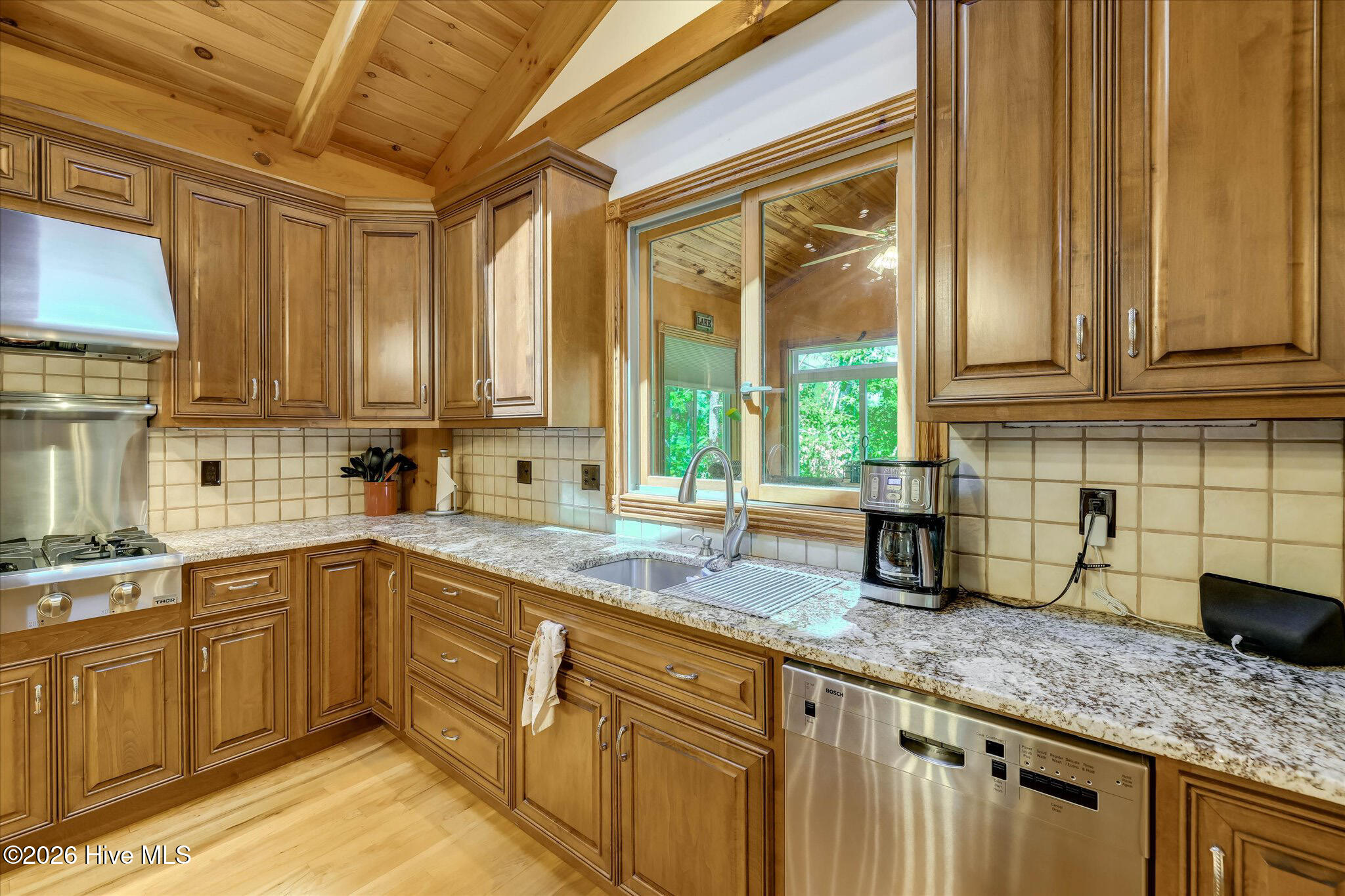 128 Waters Edge Drive Property Photo 24