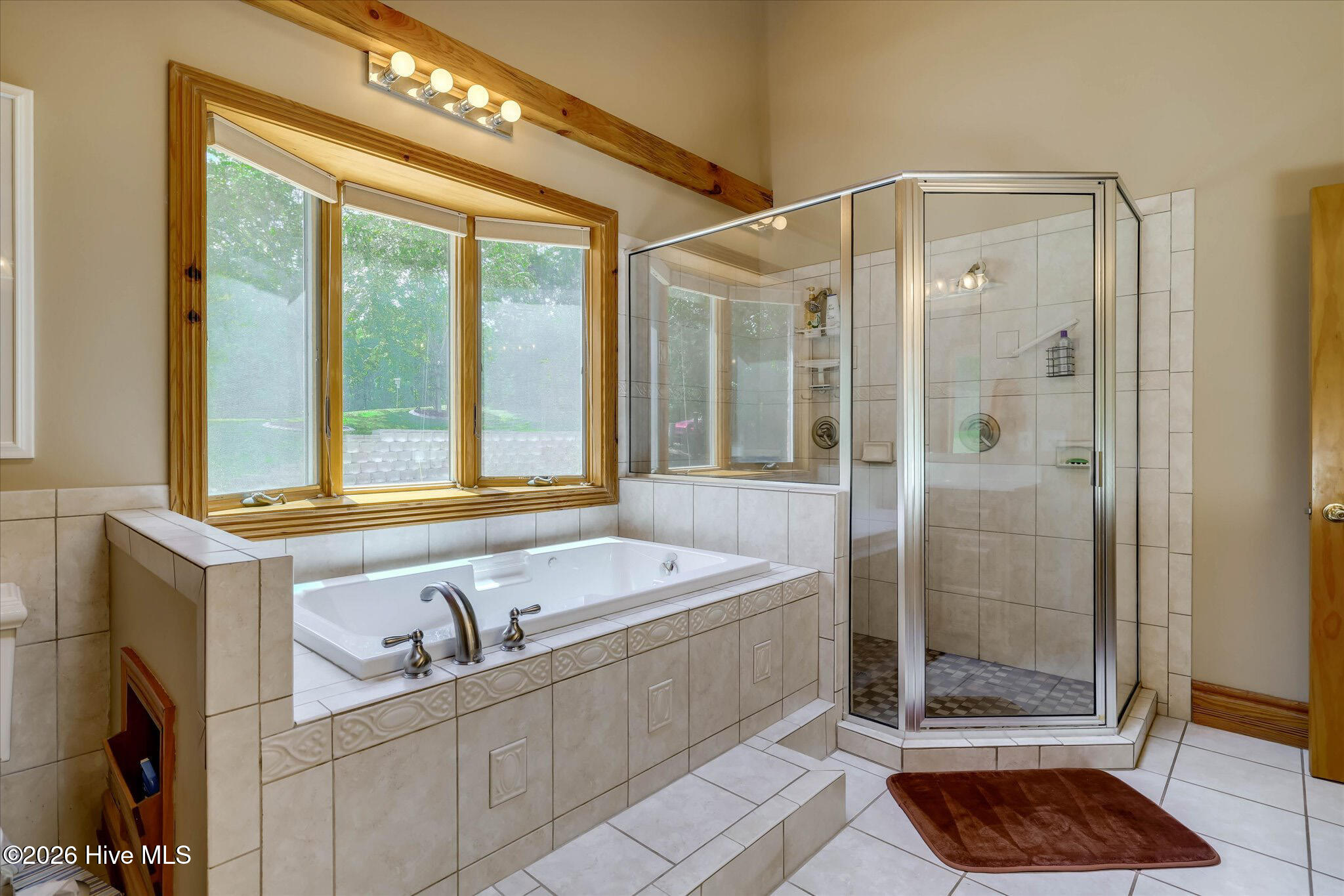 128 Waters Edge Drive Property Photo 39