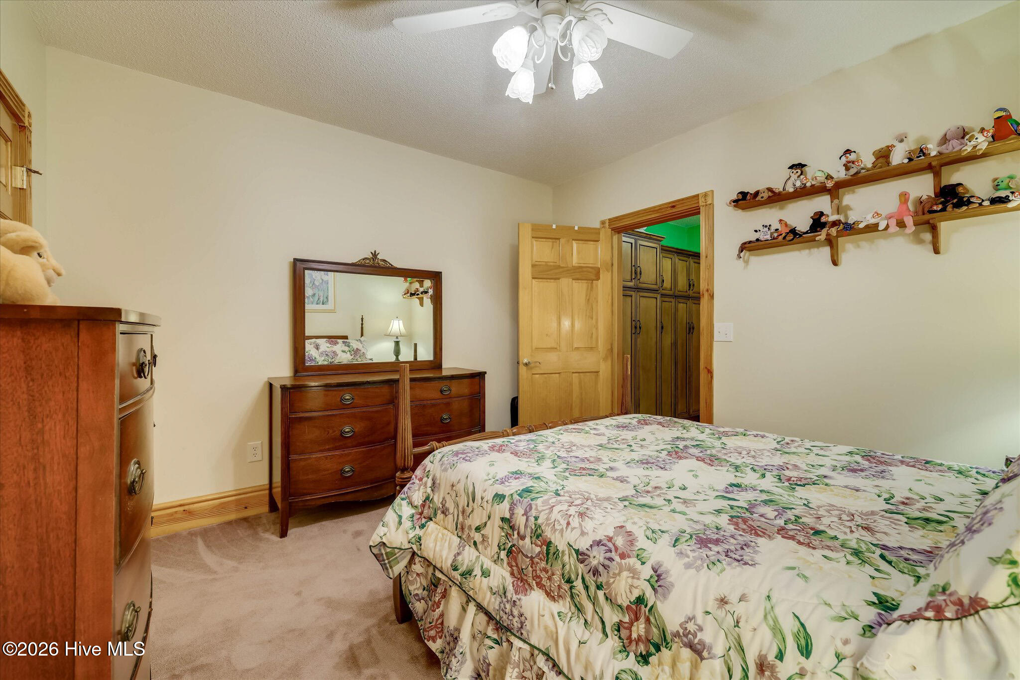 128 Waters Edge Drive Property Photo 54