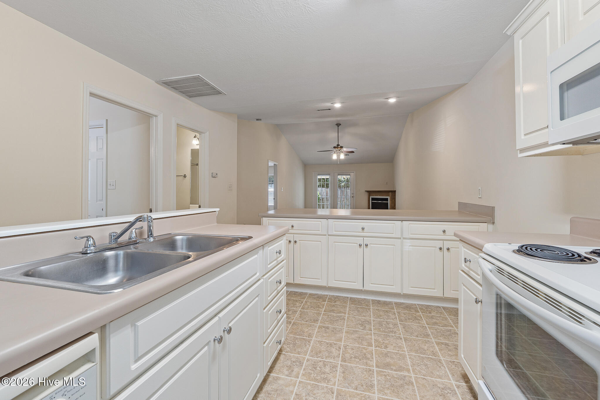 2242 Bridgeton Road Property Photo 6