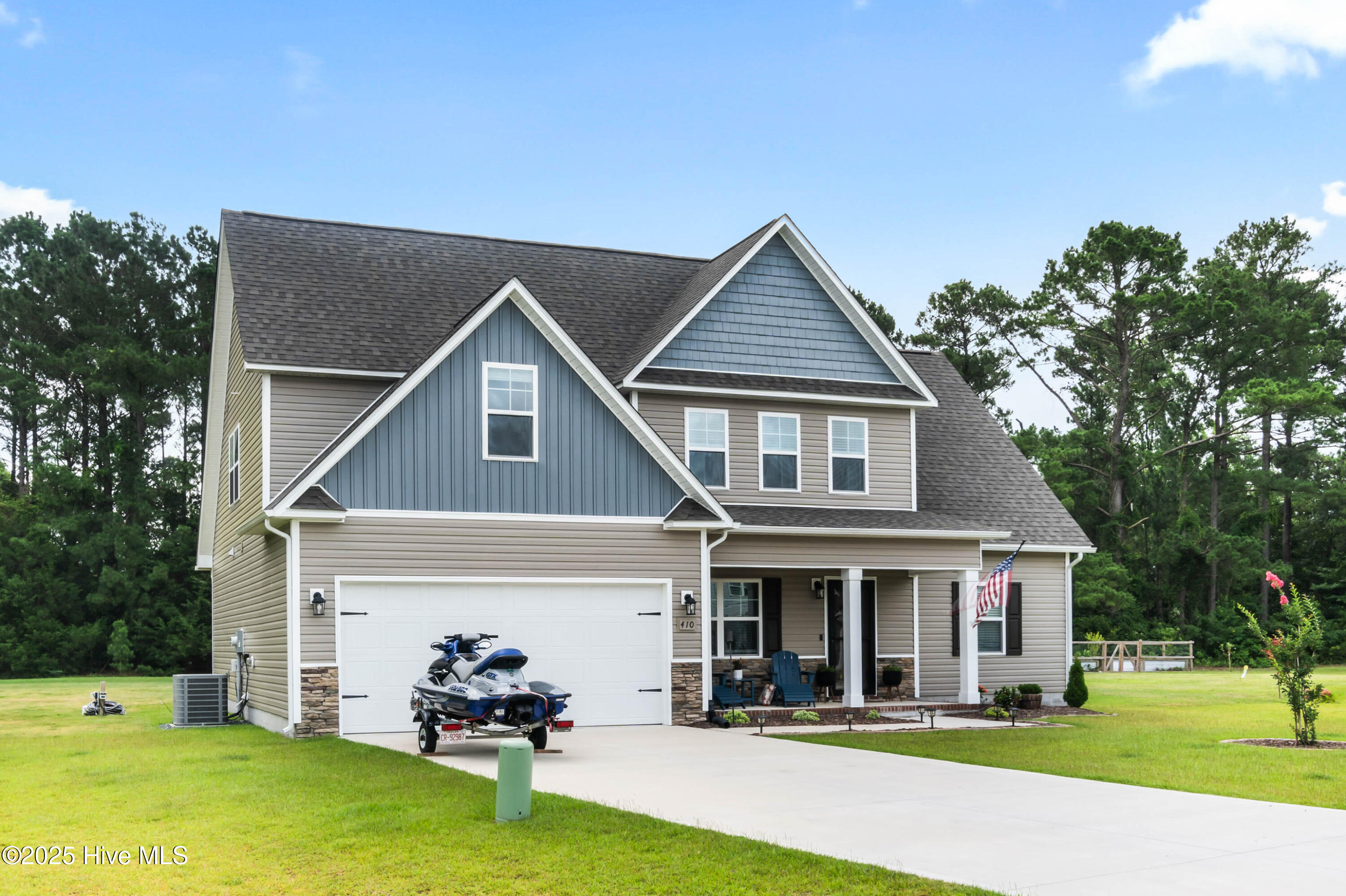410 Silverstone Place Property Photo 3