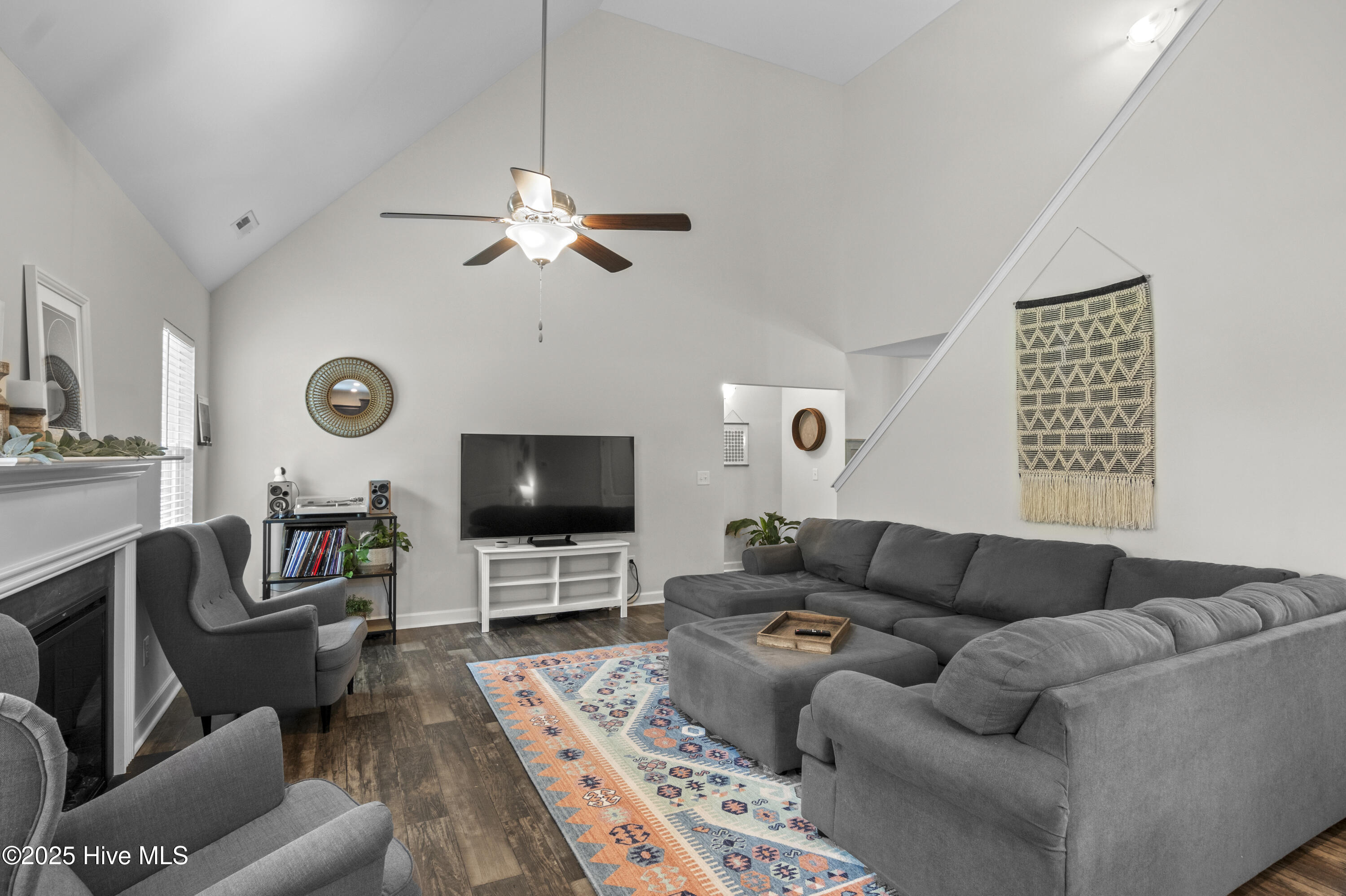 410 Silverstone Place Property Photo 17
