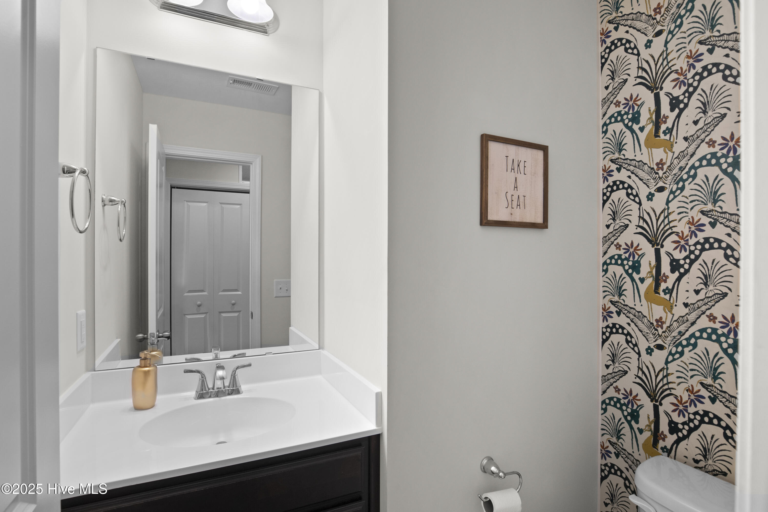 410 Silverstone Place Property Photo 27